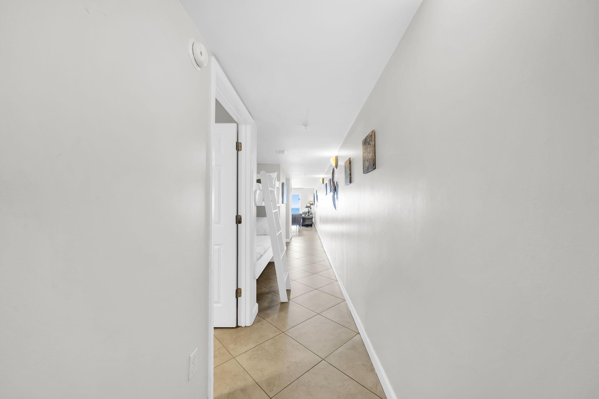 866 Santa Rosa Boulevard 302