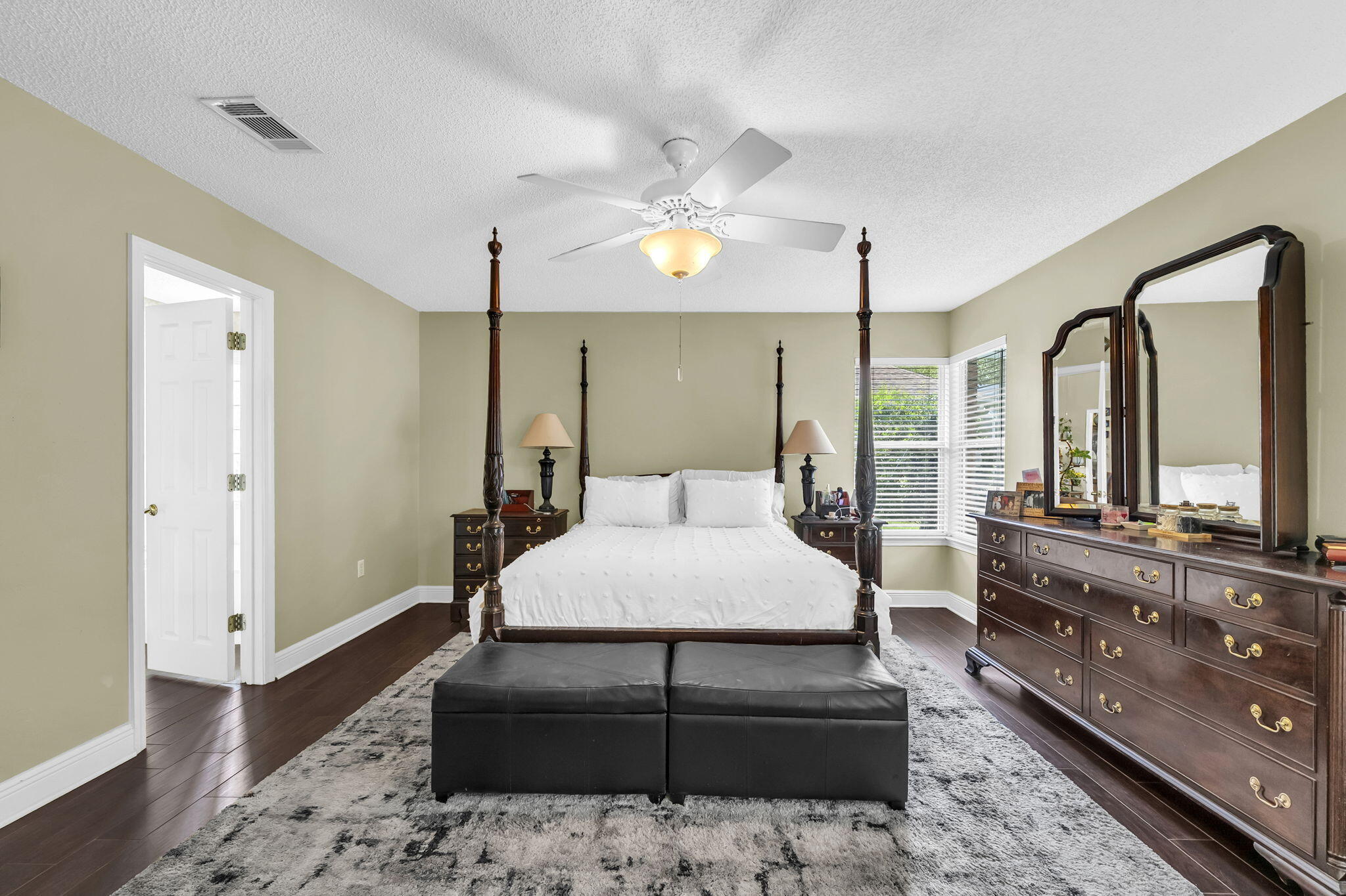 928 The Masters Boulevard