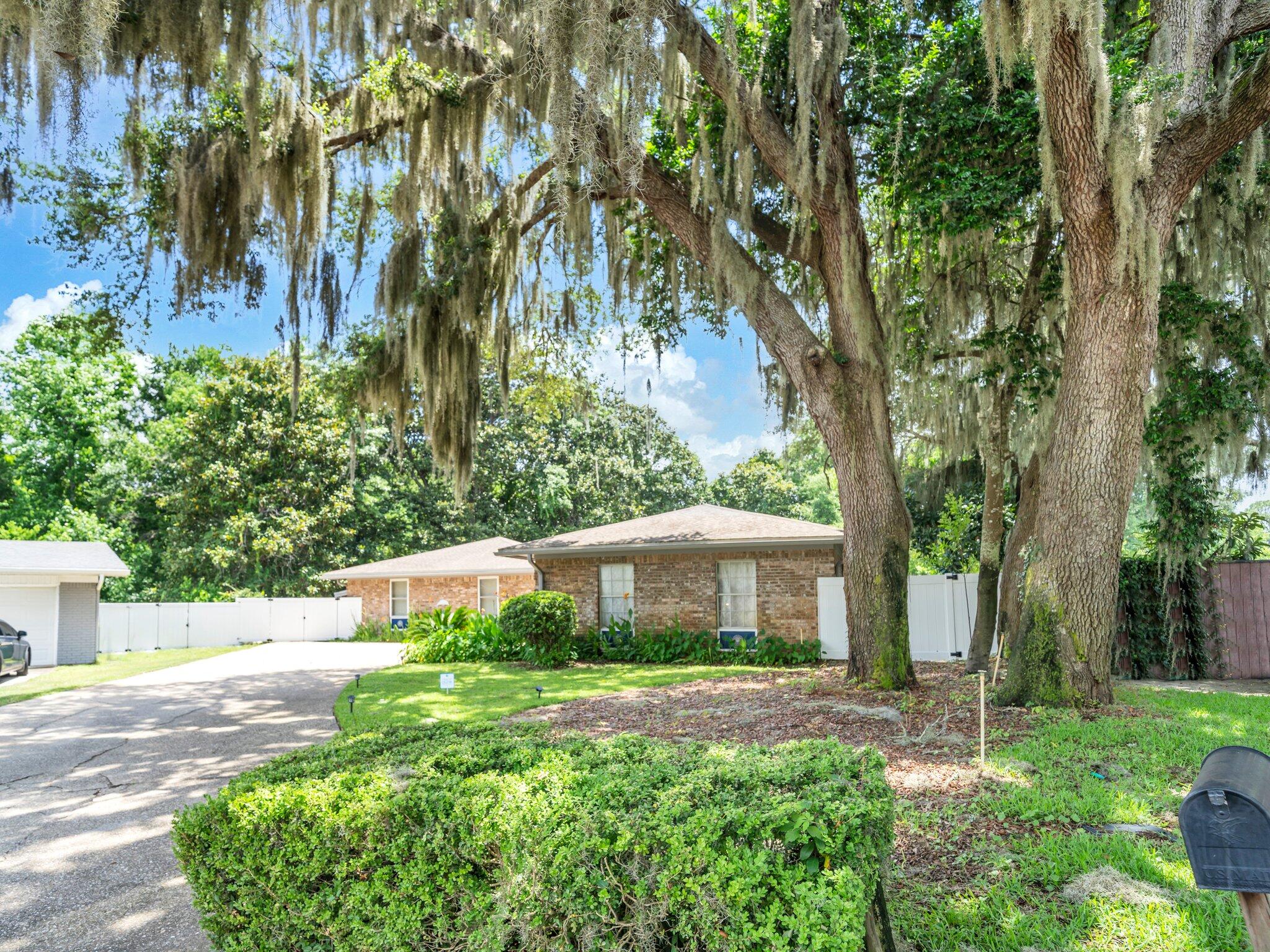 333 Jonquil Circle