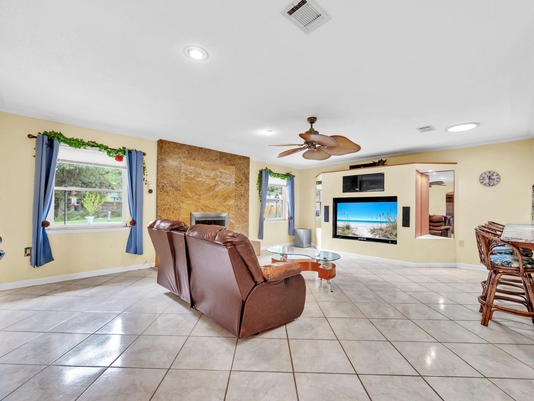 333 Jonquil Circle