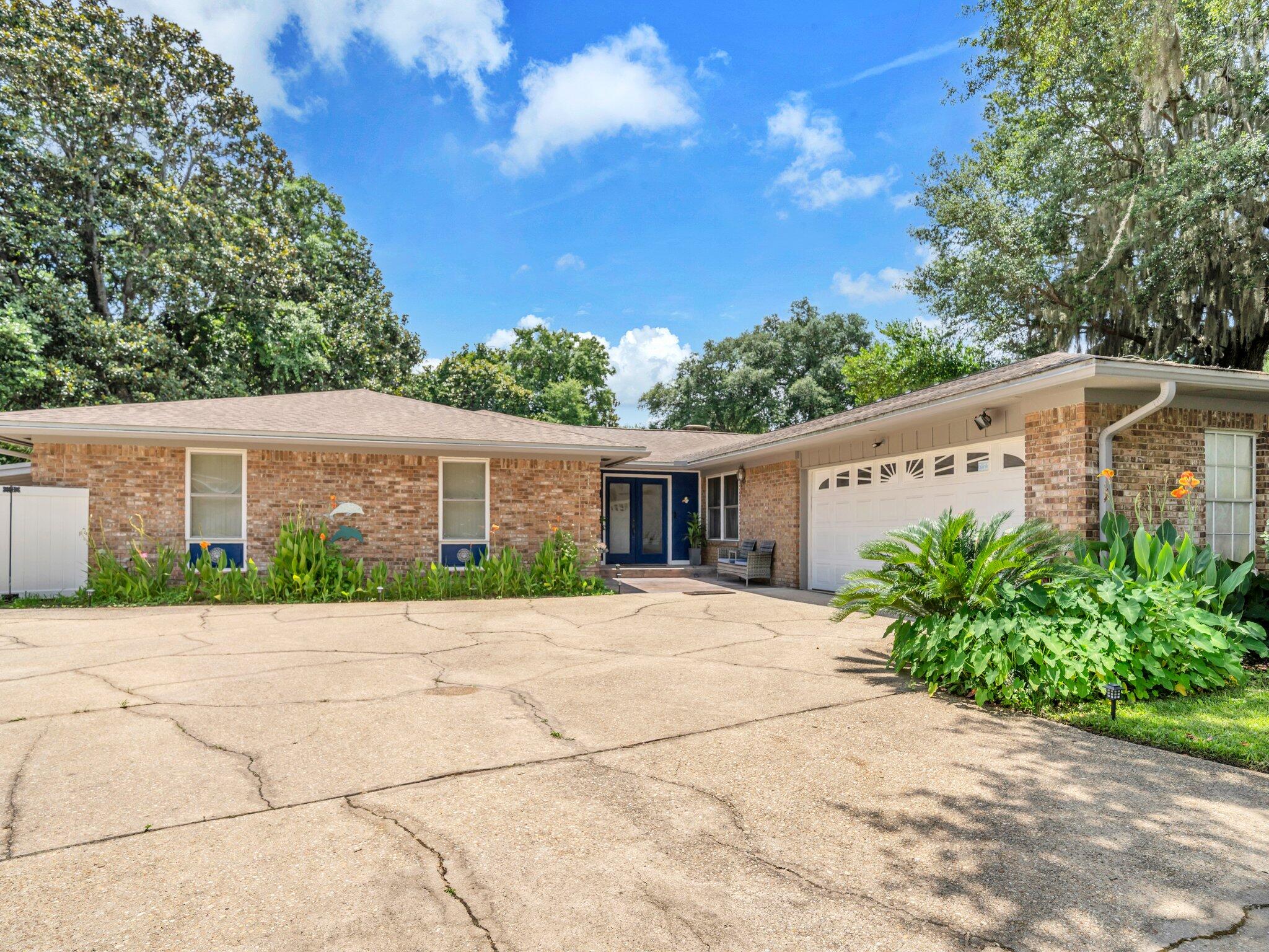 333 Jonquil Circle