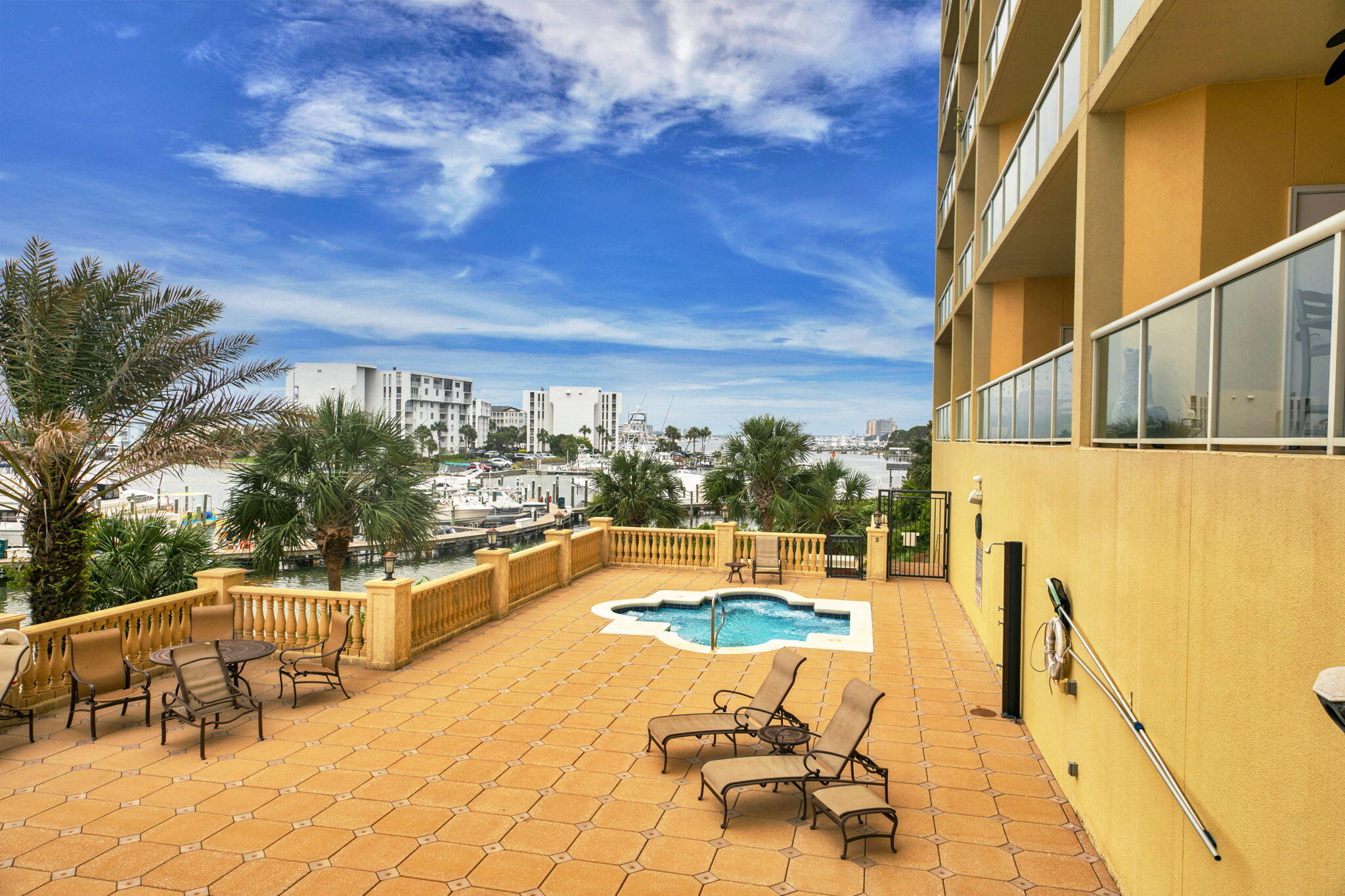 770 Harbor Boulevard, 3E