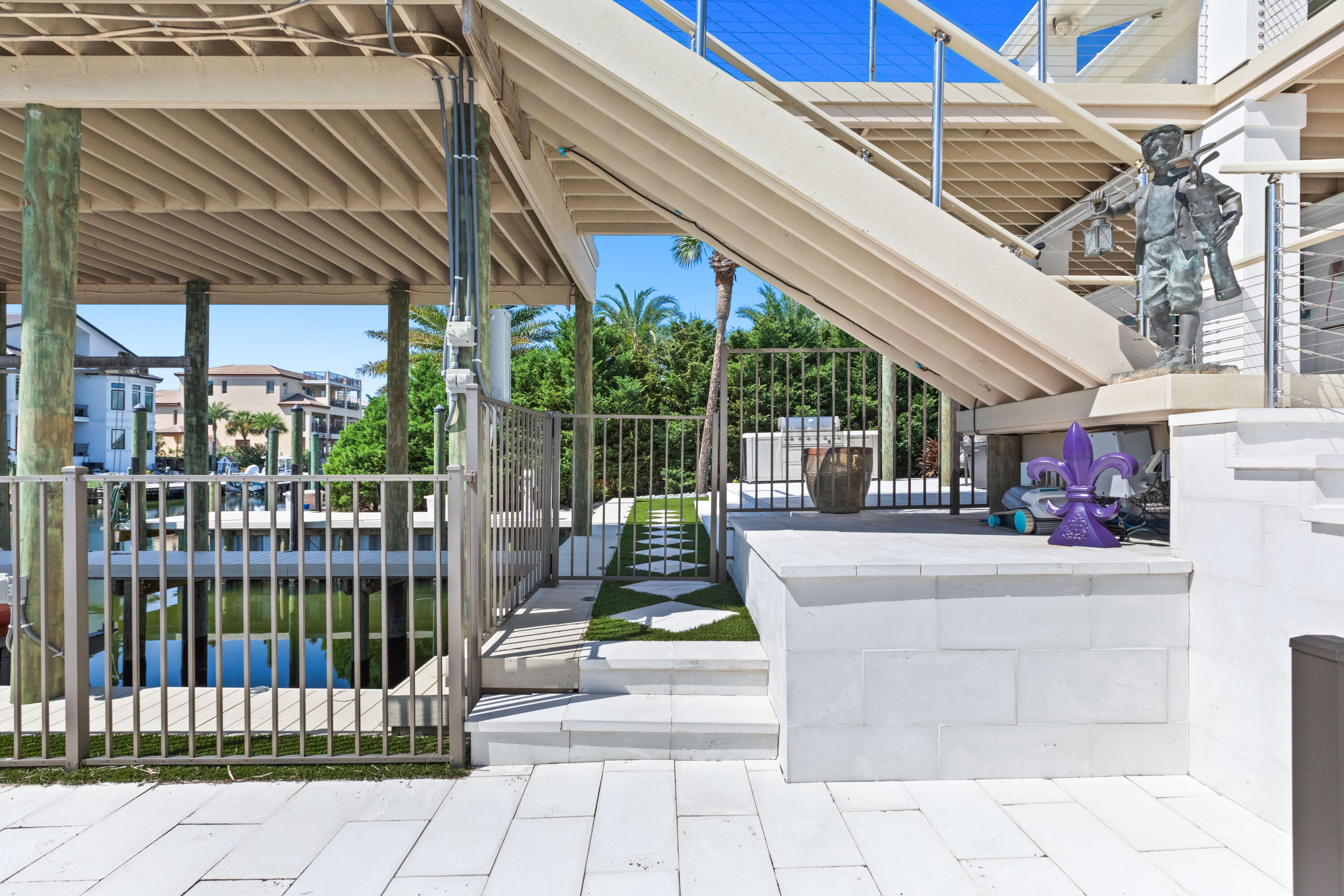 620 Lagoon Drive