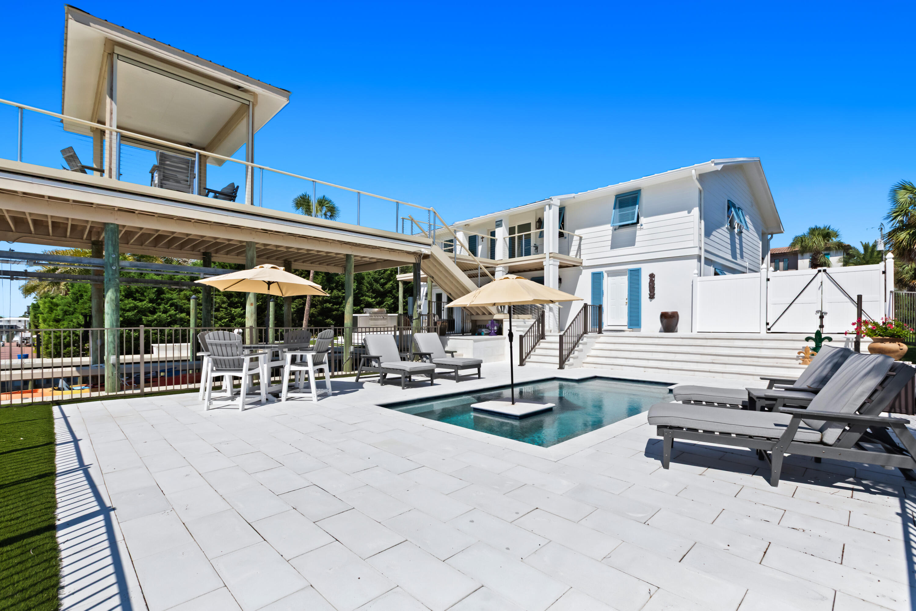 620 Lagoon Drive
