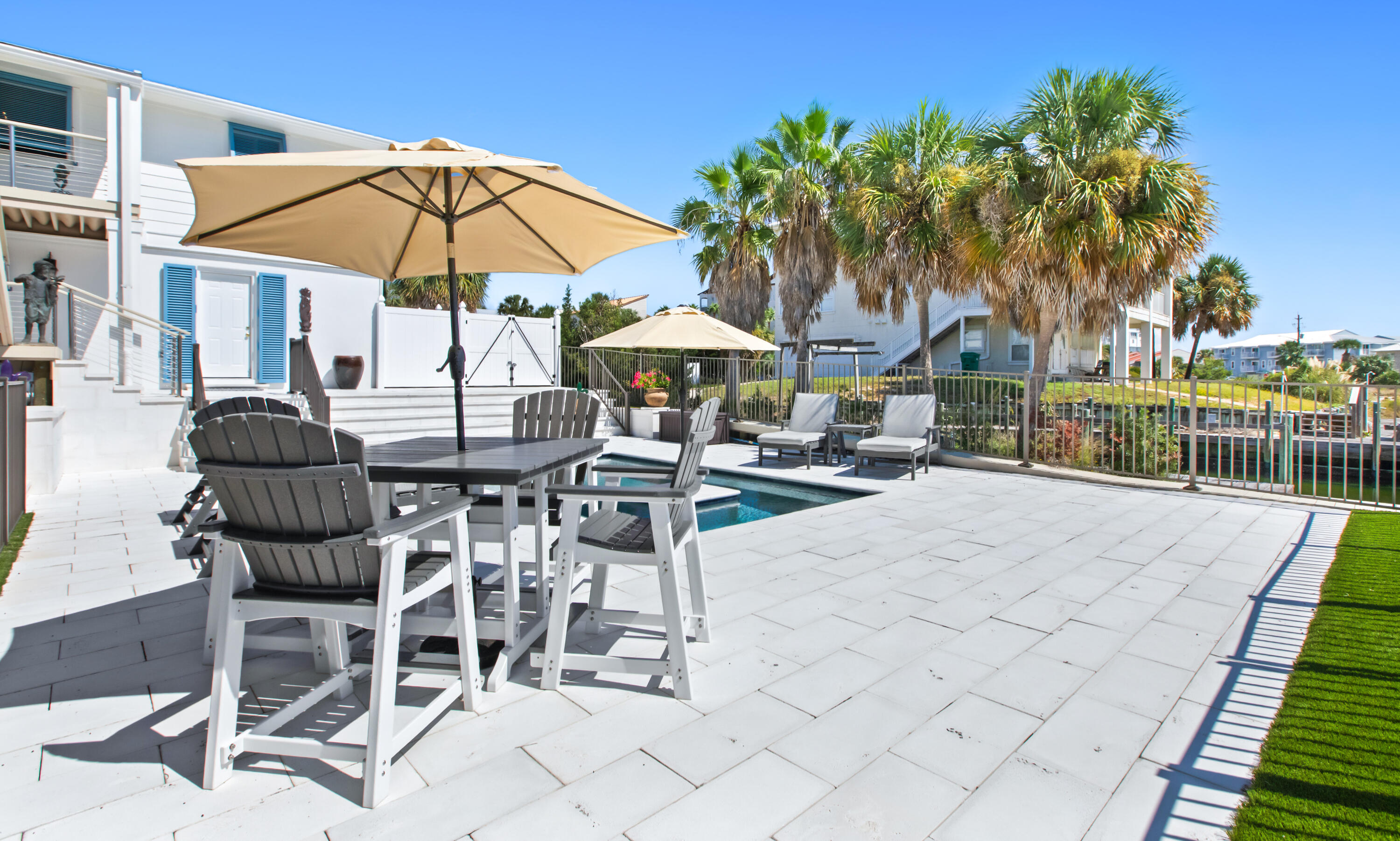 620 Lagoon Drive