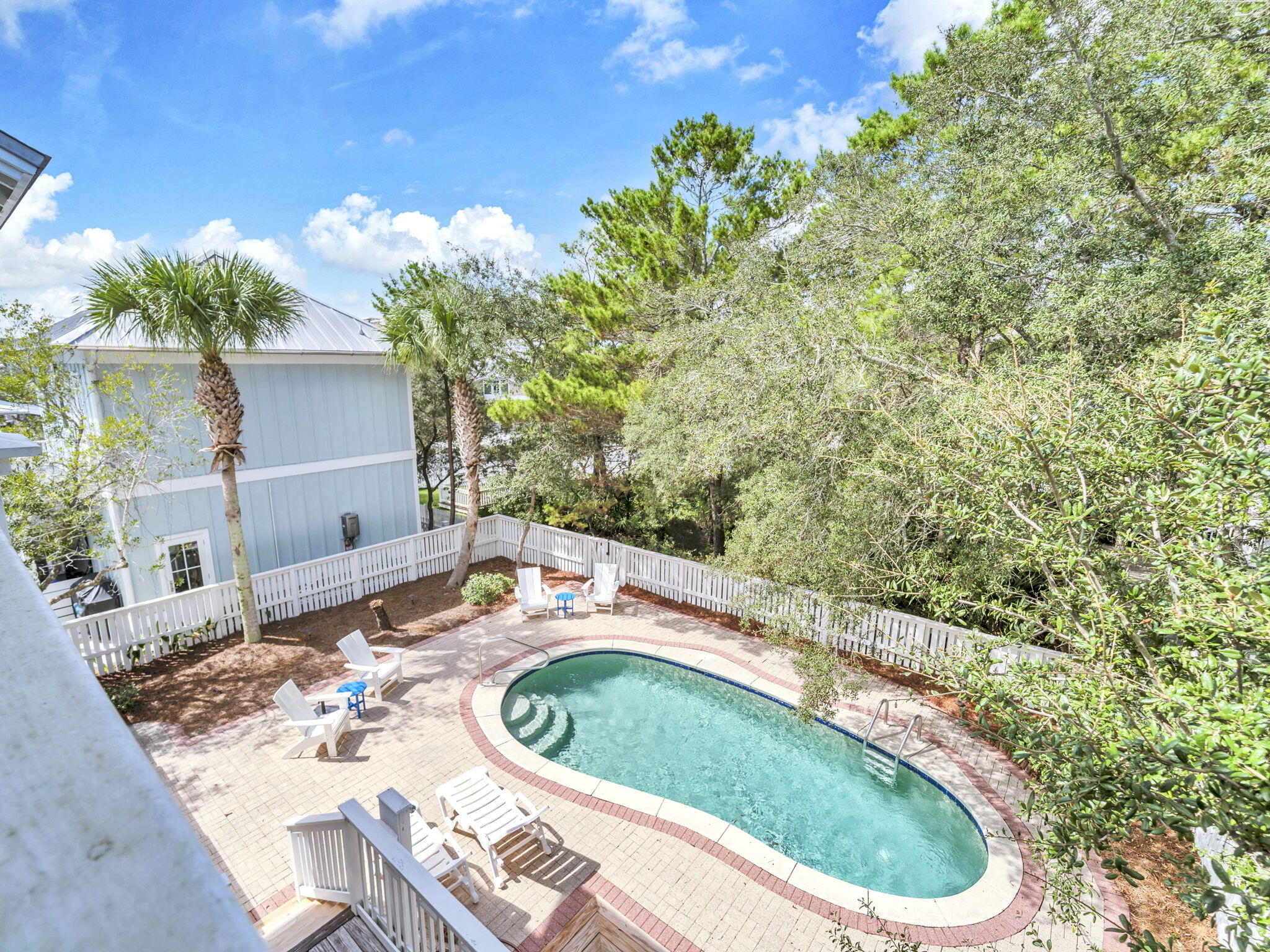 112 Carillon Avenue