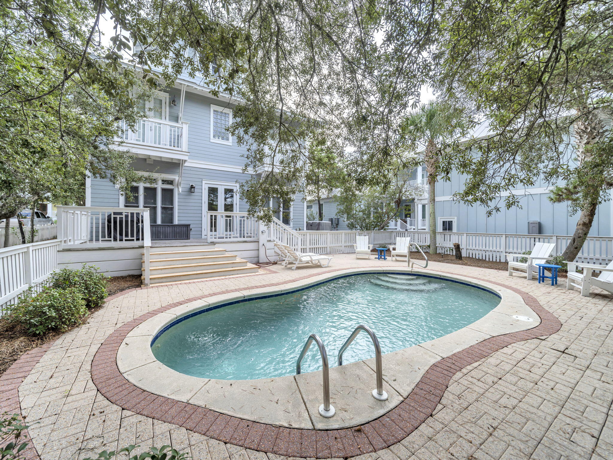 112 Carillon Avenue