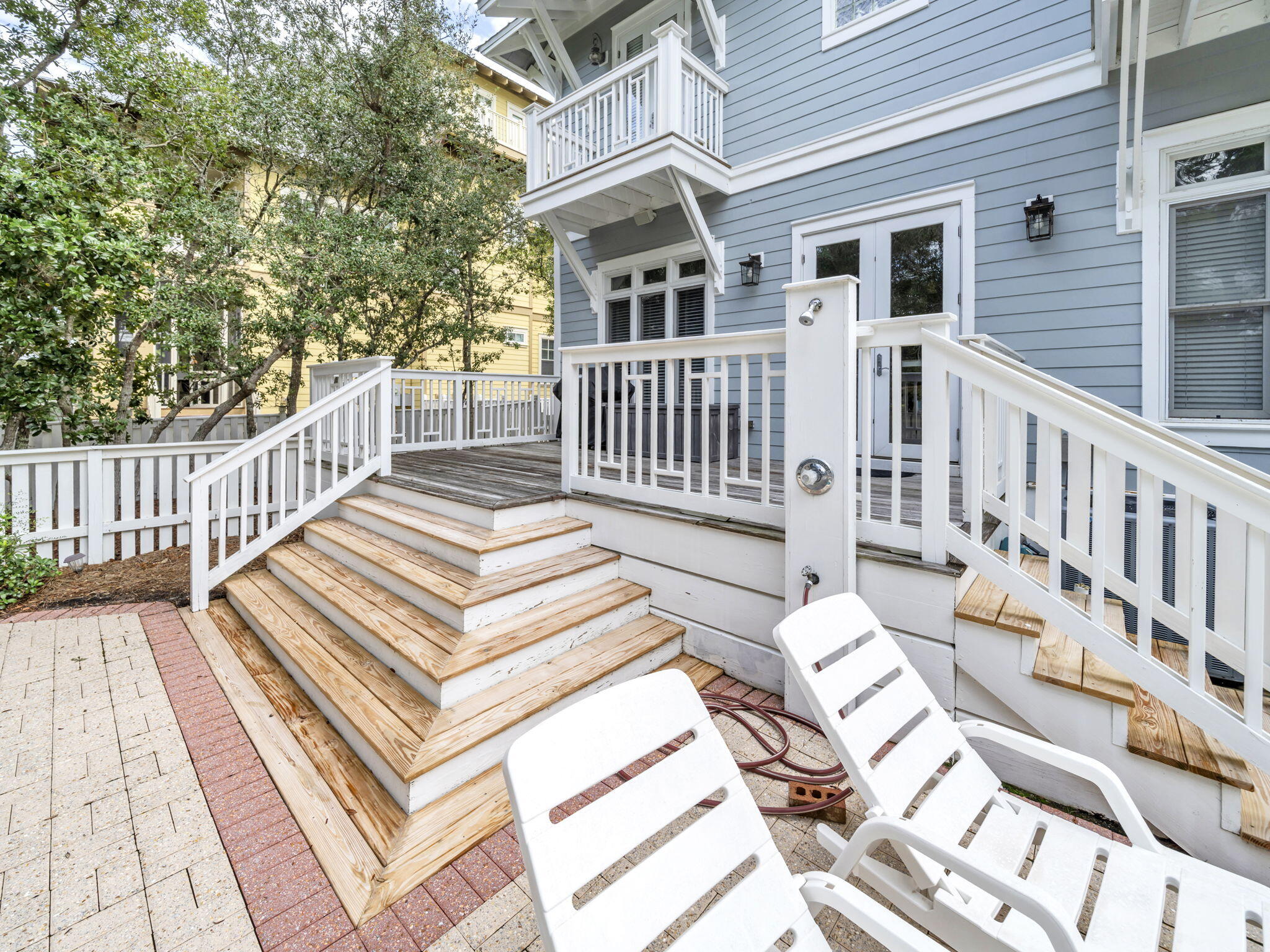 112 Carillon Avenue