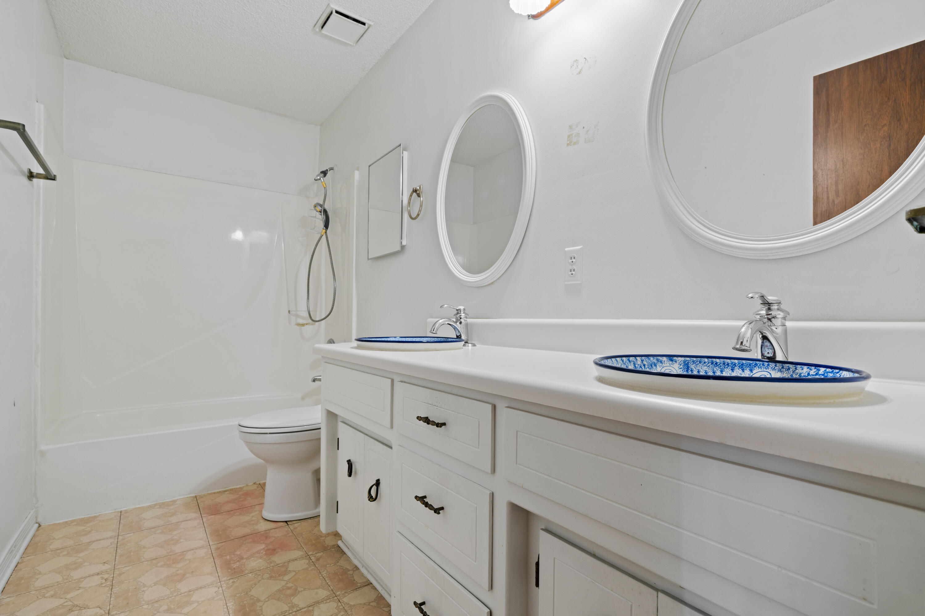 232 Lakeside Lane, Mary Esther