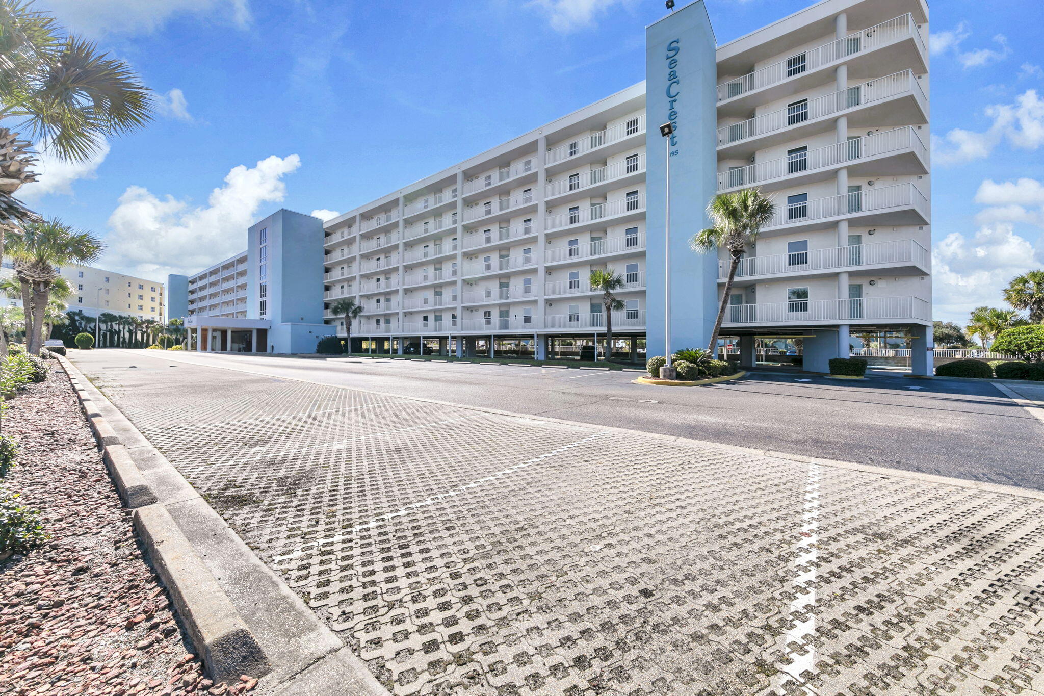 895 Santa Rosa Boulevard, 503