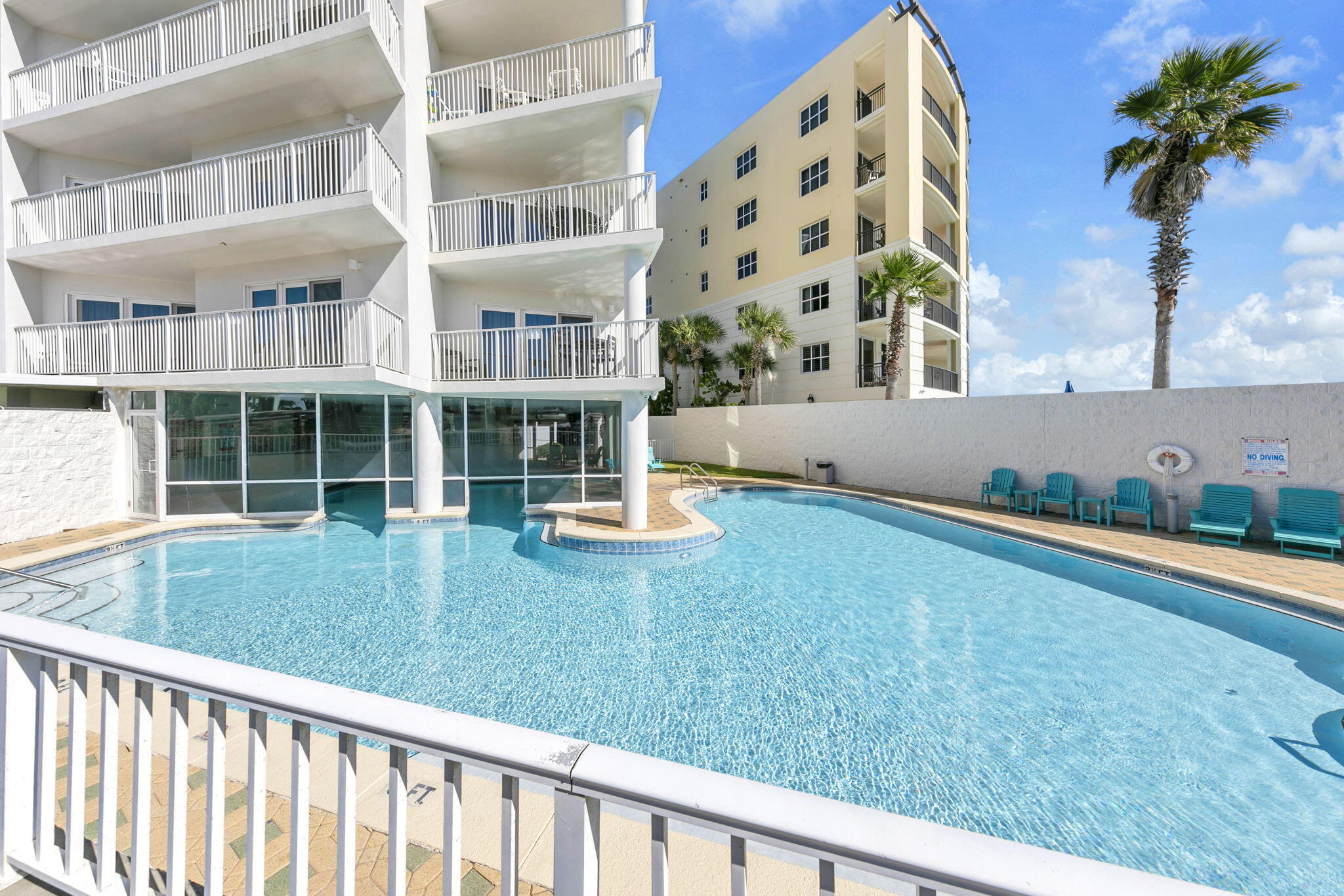 895 Santa Rosa Boulevard, 503