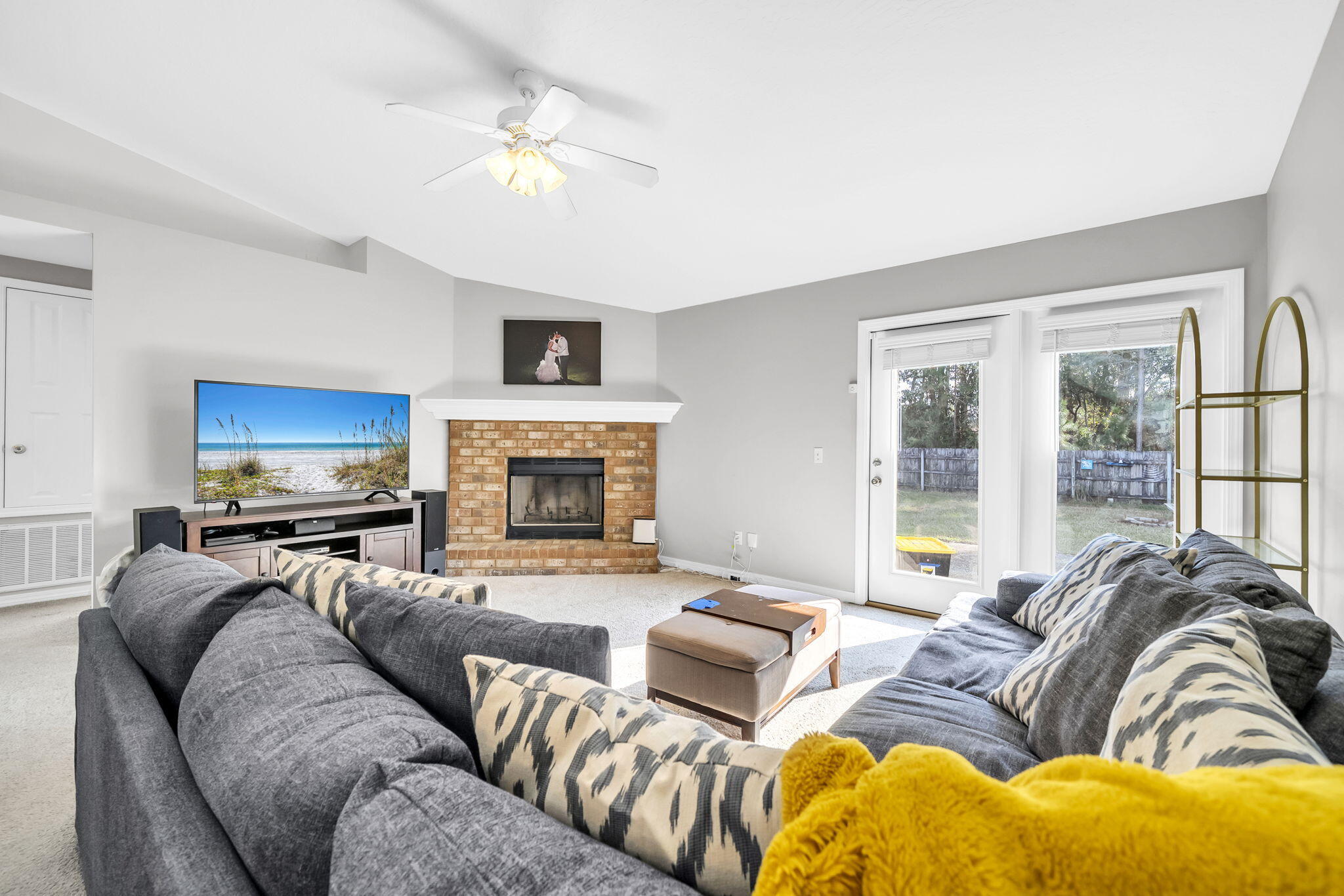 8727 El Paseo Street