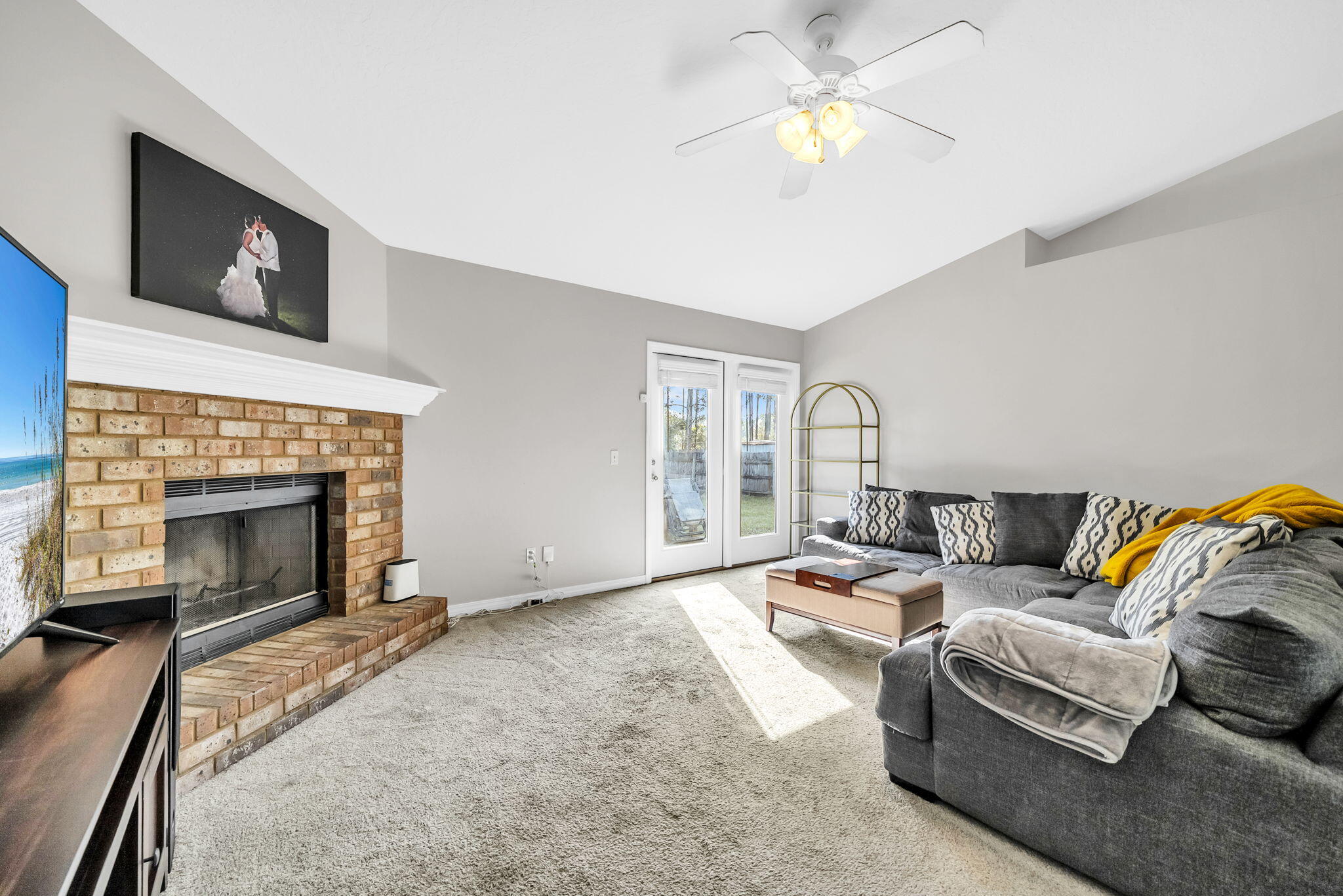 8727 El Paseo Street