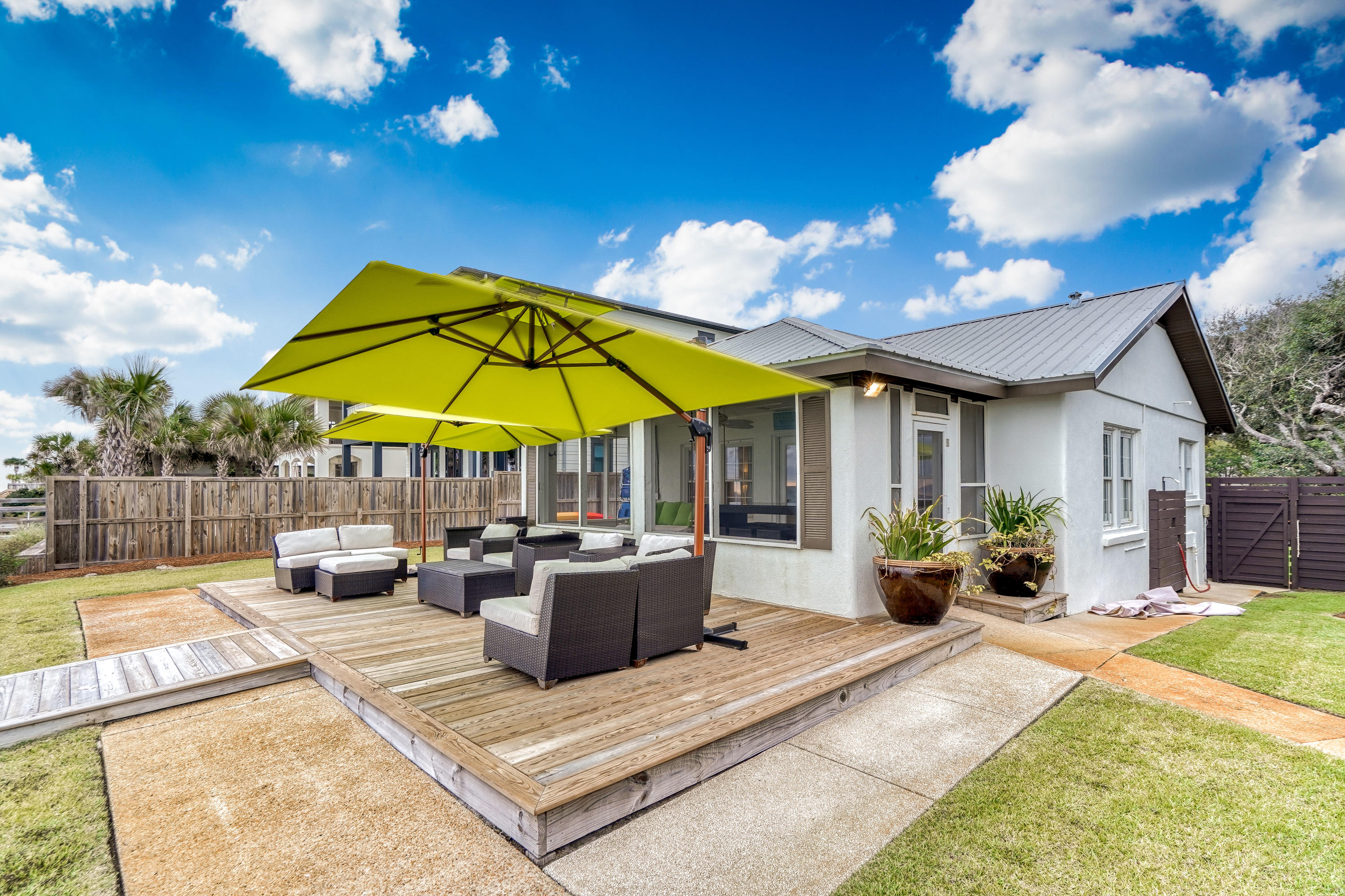 2912 E County Hwy 30A