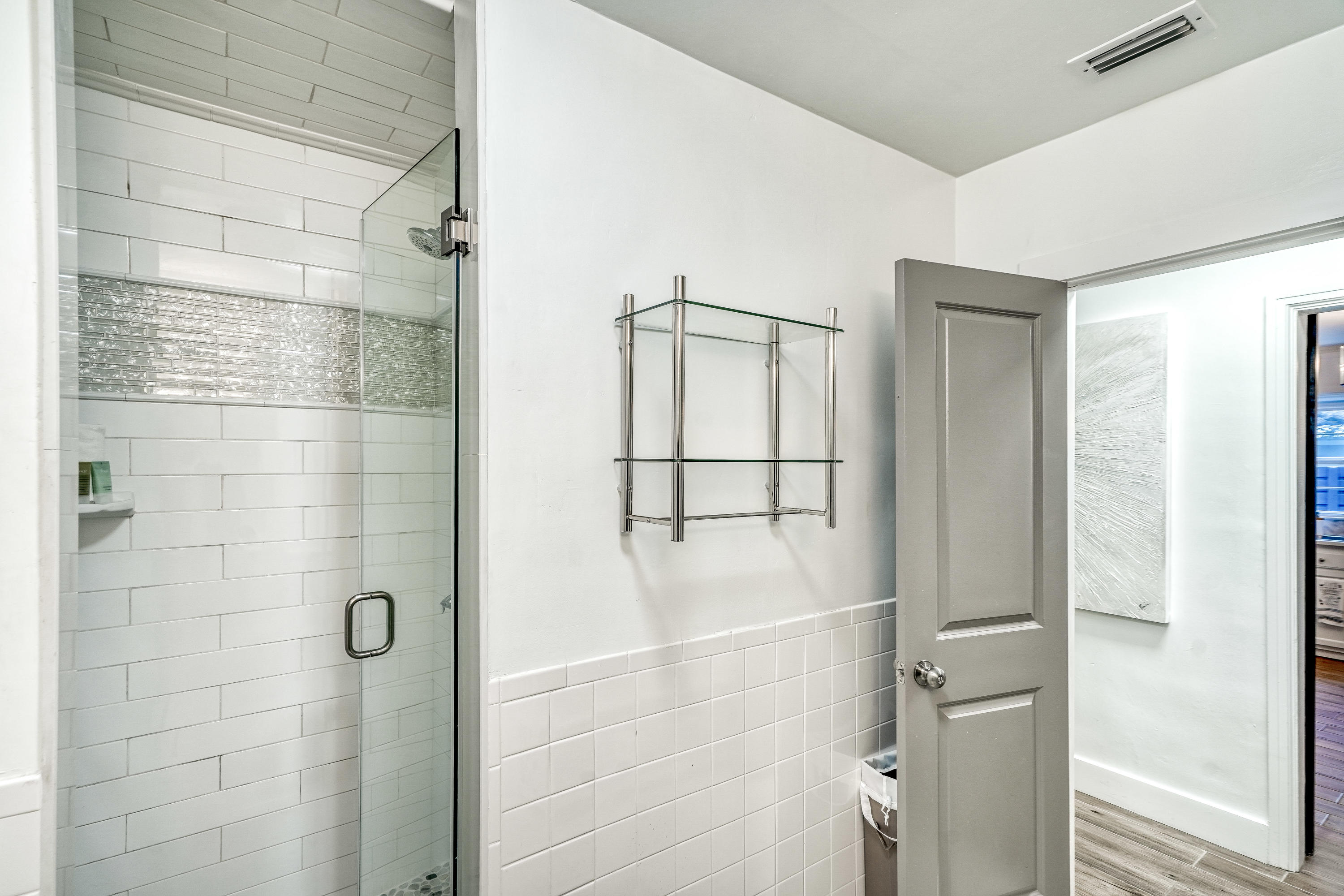 2912 E County Hwy 30A