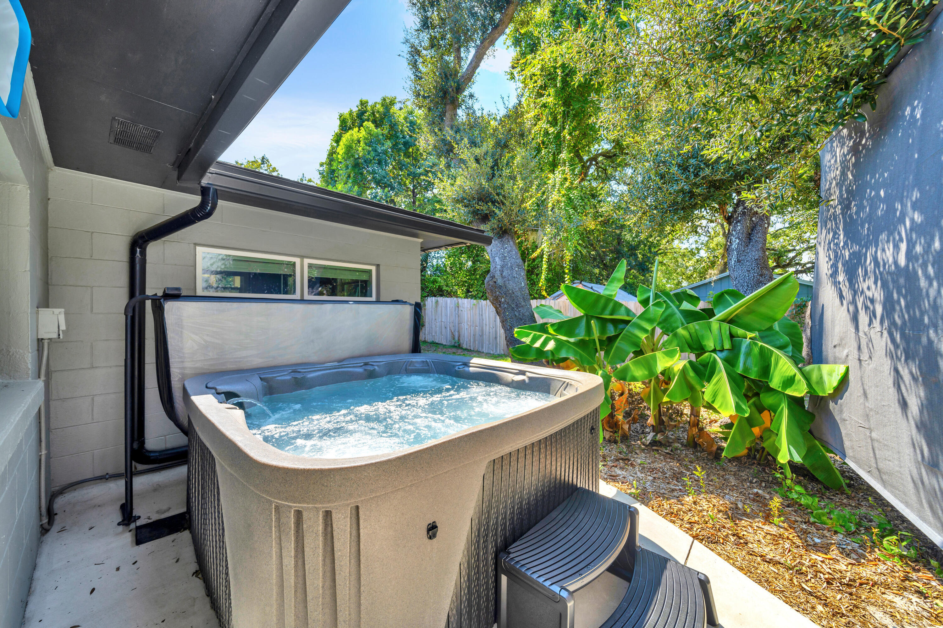 200 SE Alconese Southeast Avenue