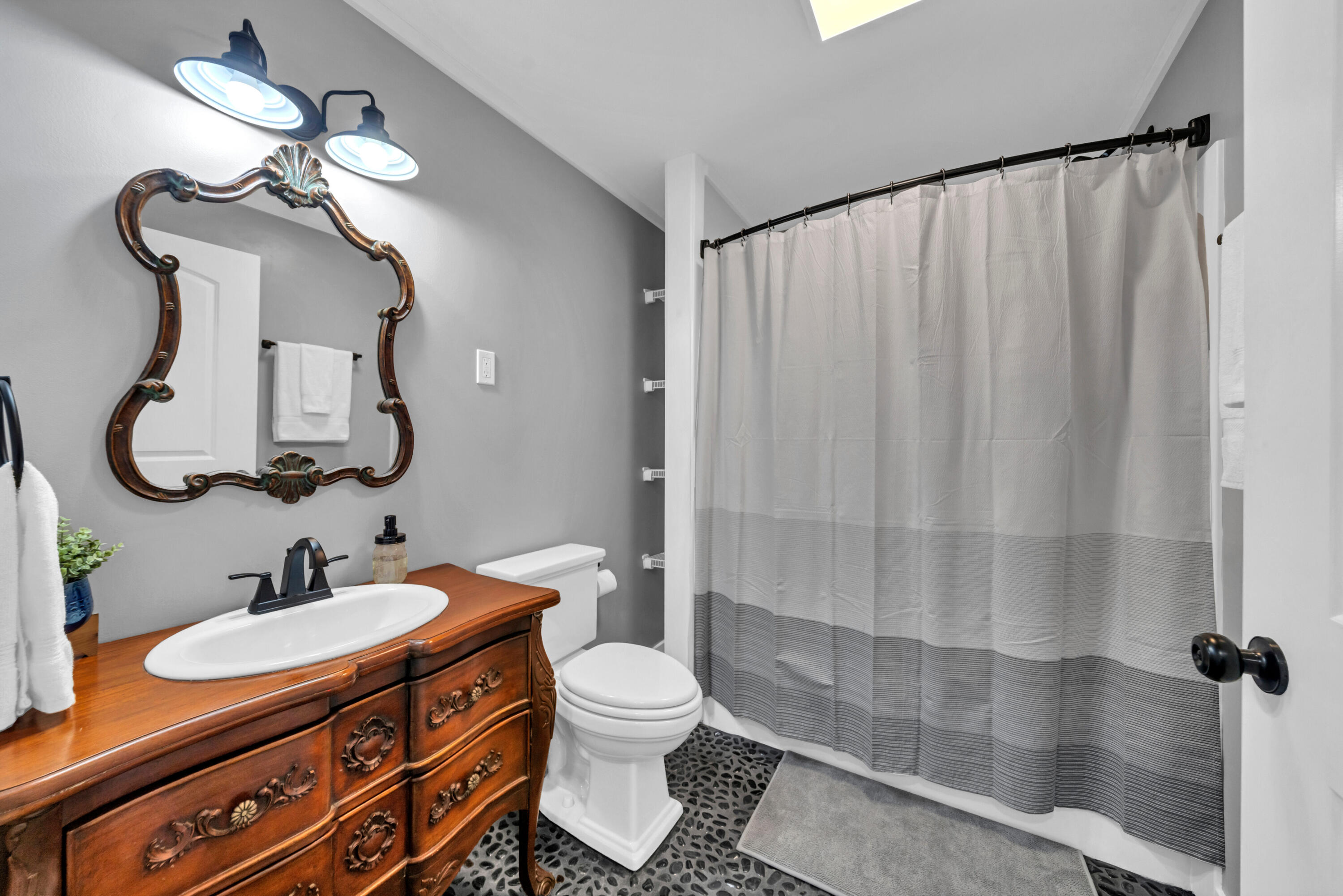 200 SE Alconese Southeast Avenue