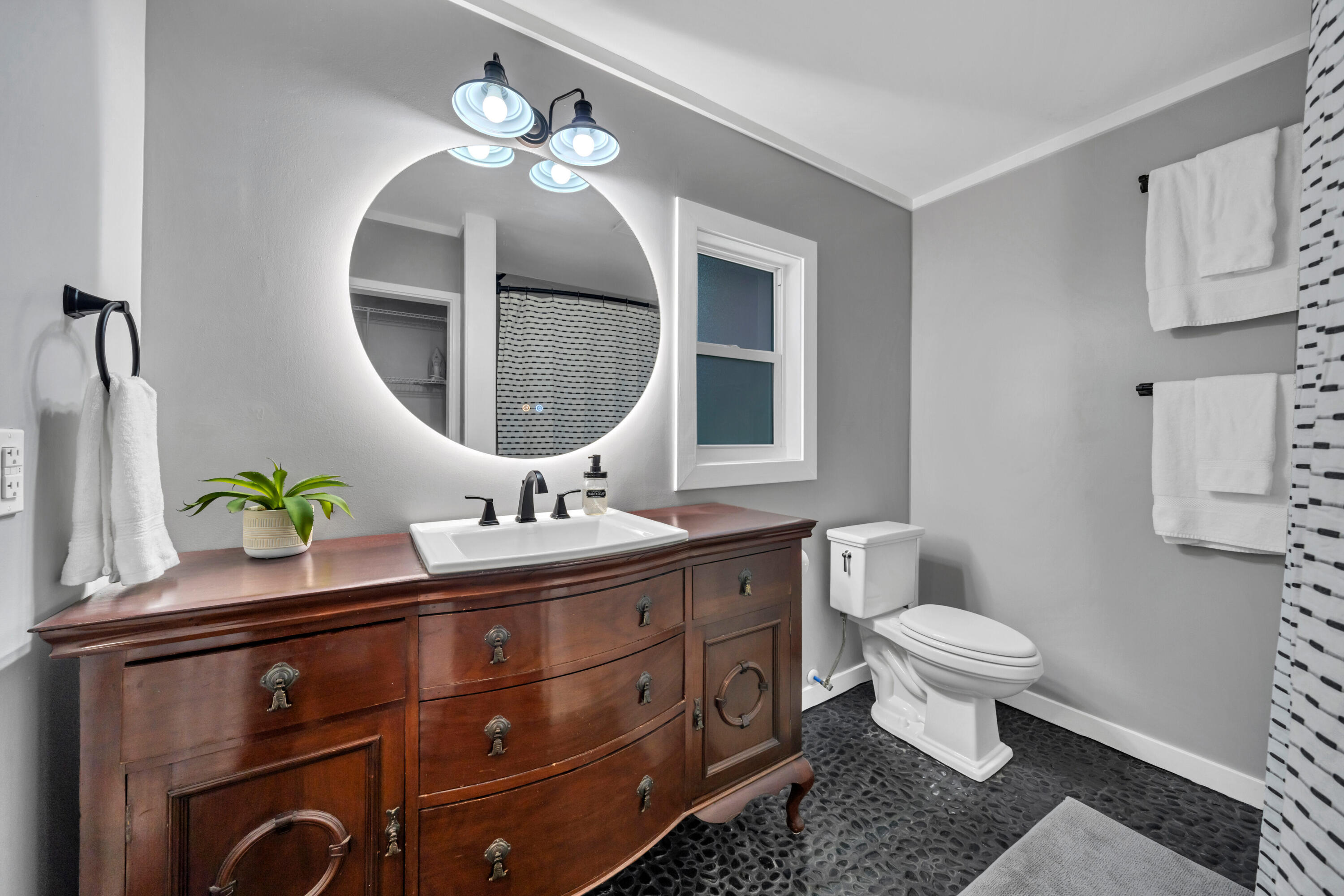 200 SE Alconese Southeast Avenue