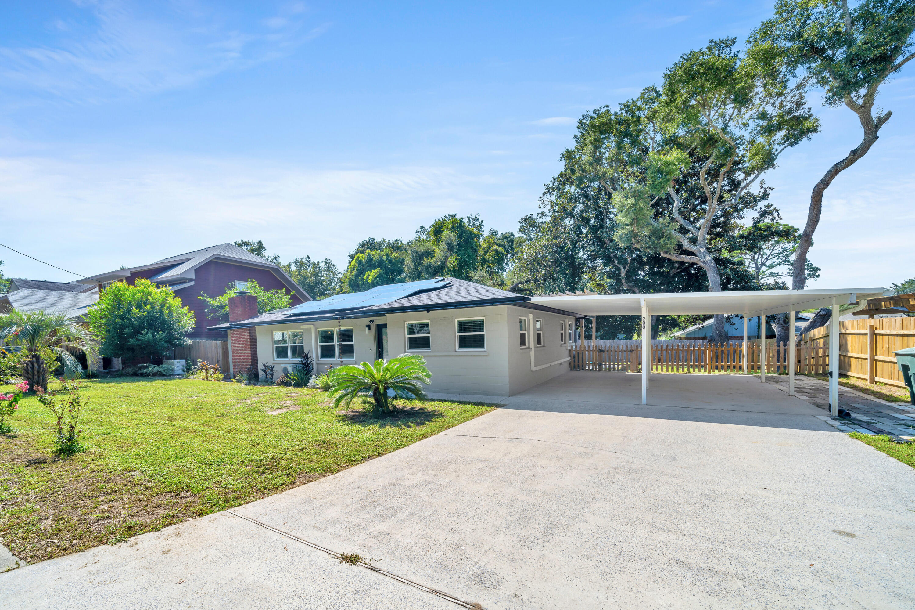 200 SE Alconese Southeast Avenue