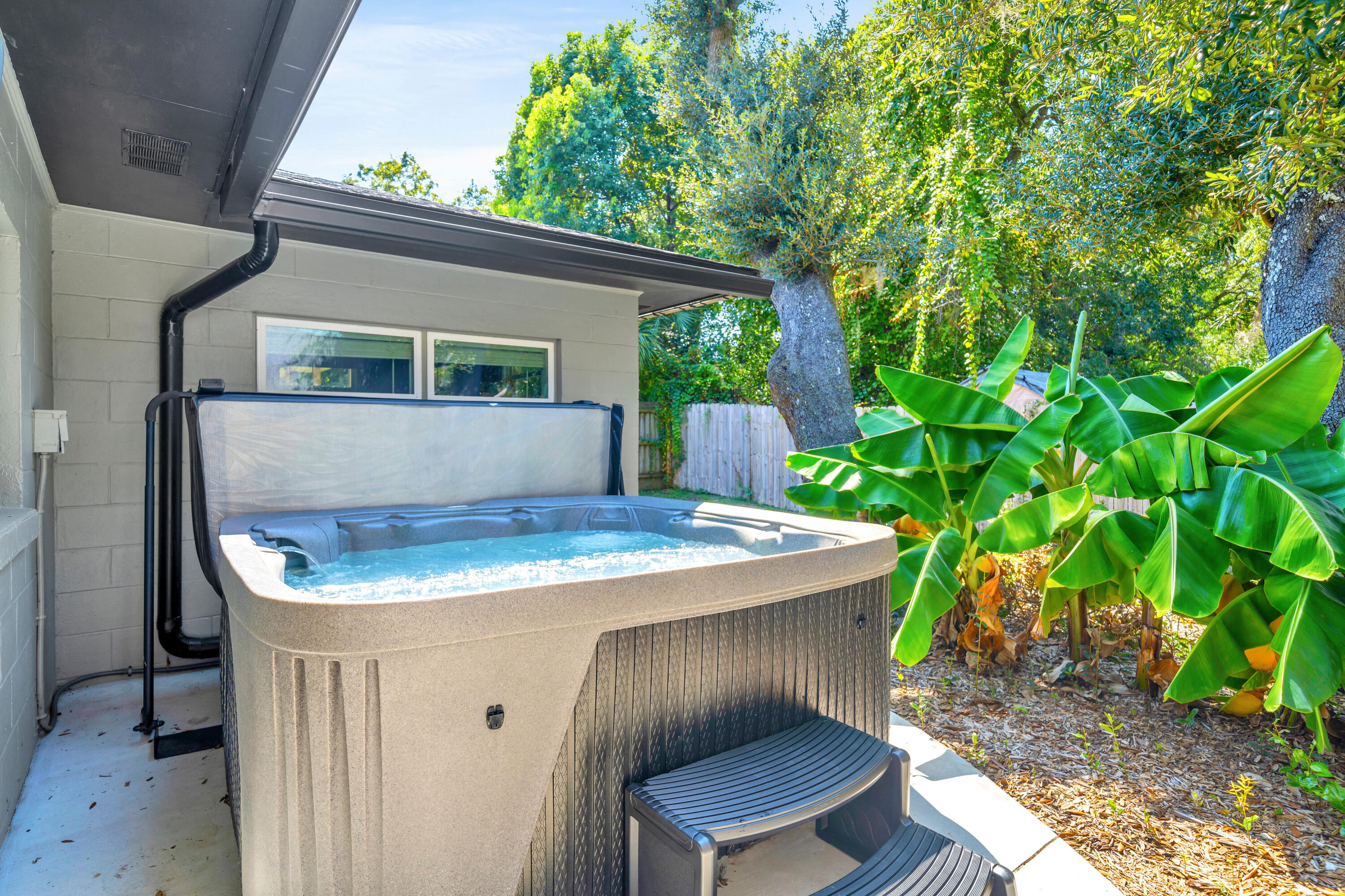 200 SE Alconese Southeast Avenue