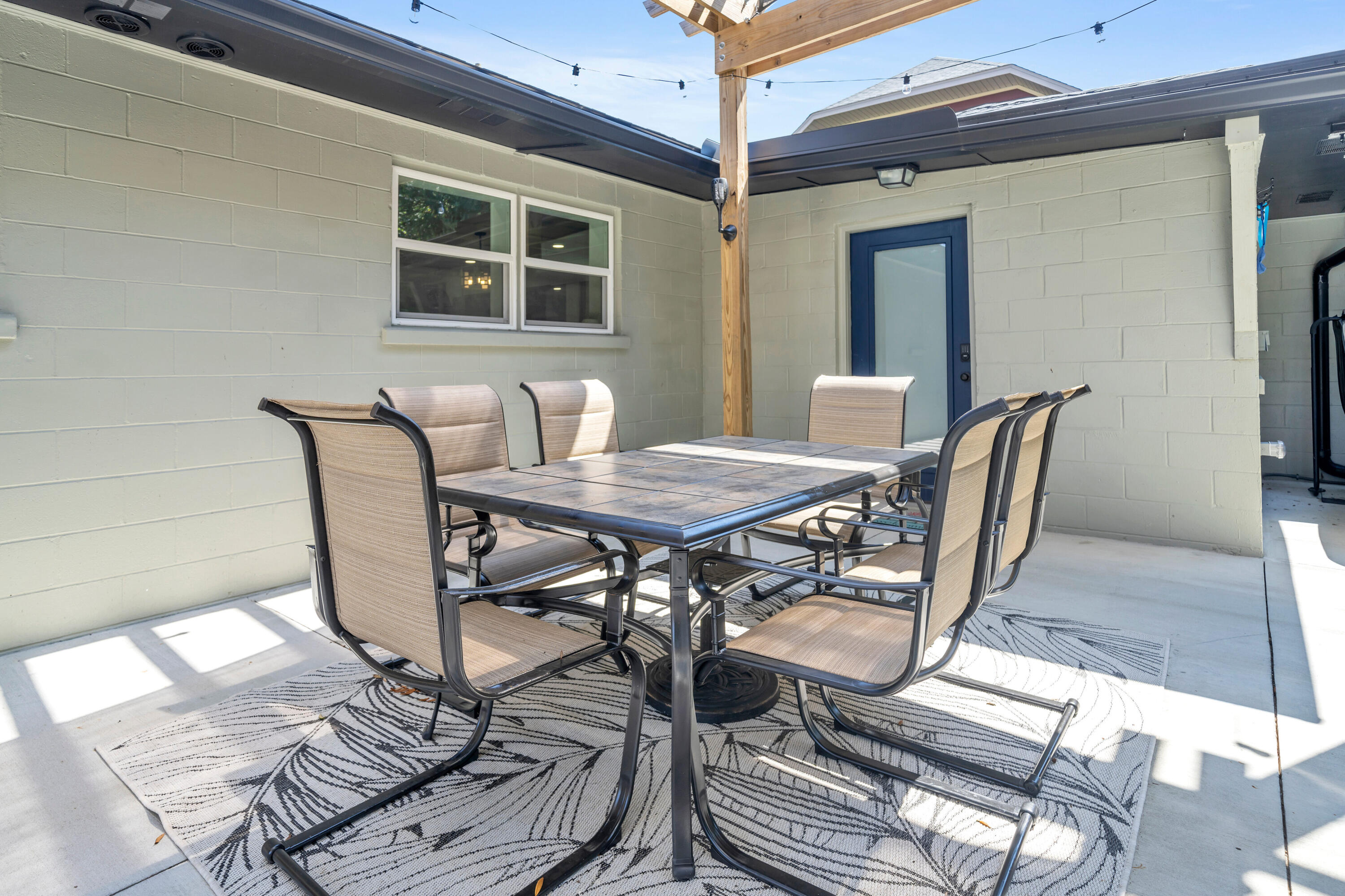 200 SE Alconese Southeast Avenue