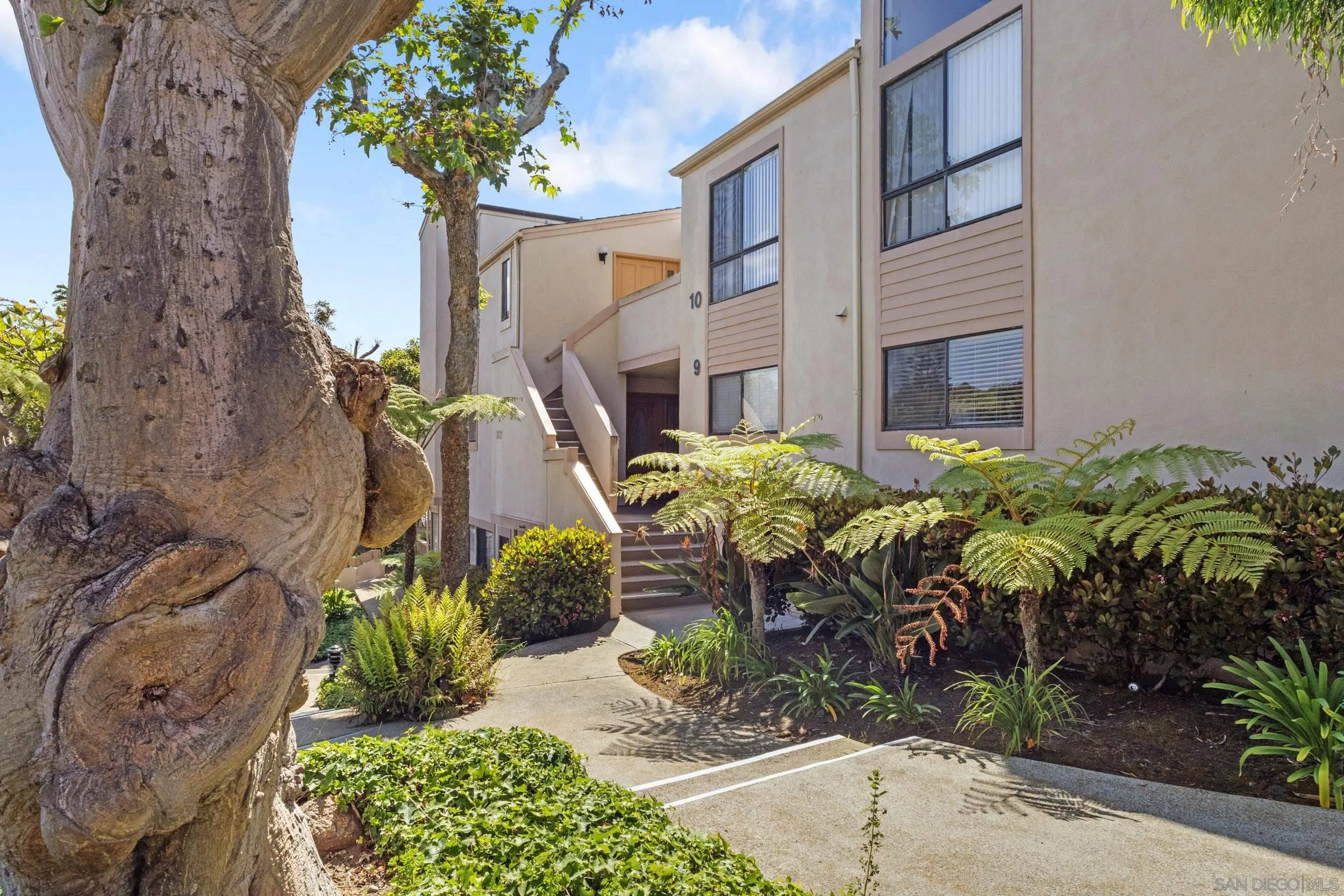 573 S Sierra Unit 10