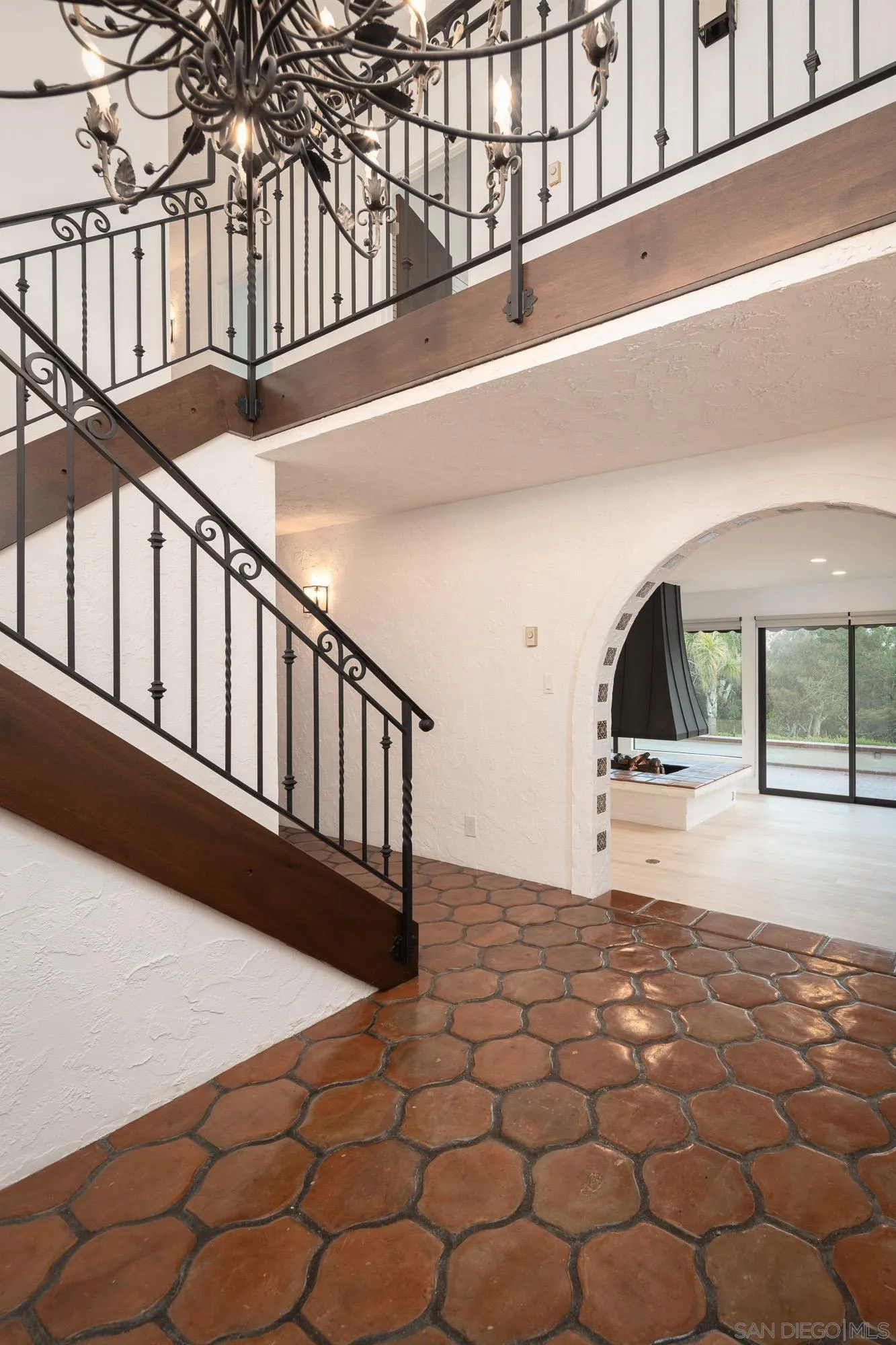 5406 Las Palomas