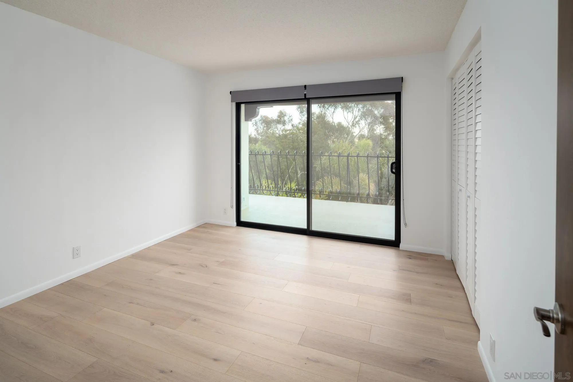 5406 Las Palomas