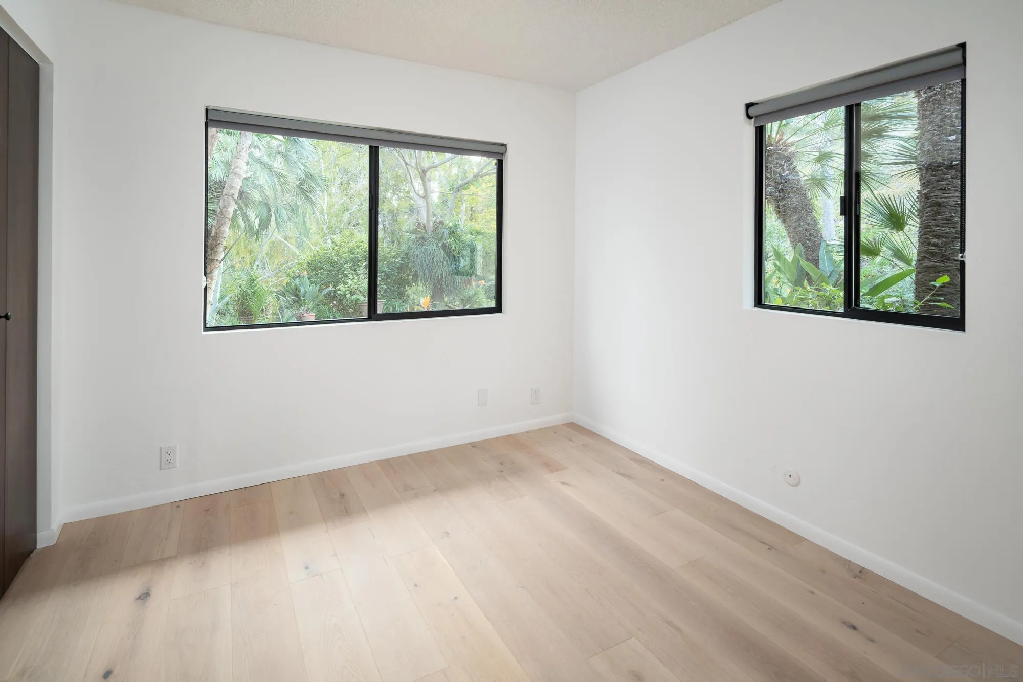 5406 Las Palomas