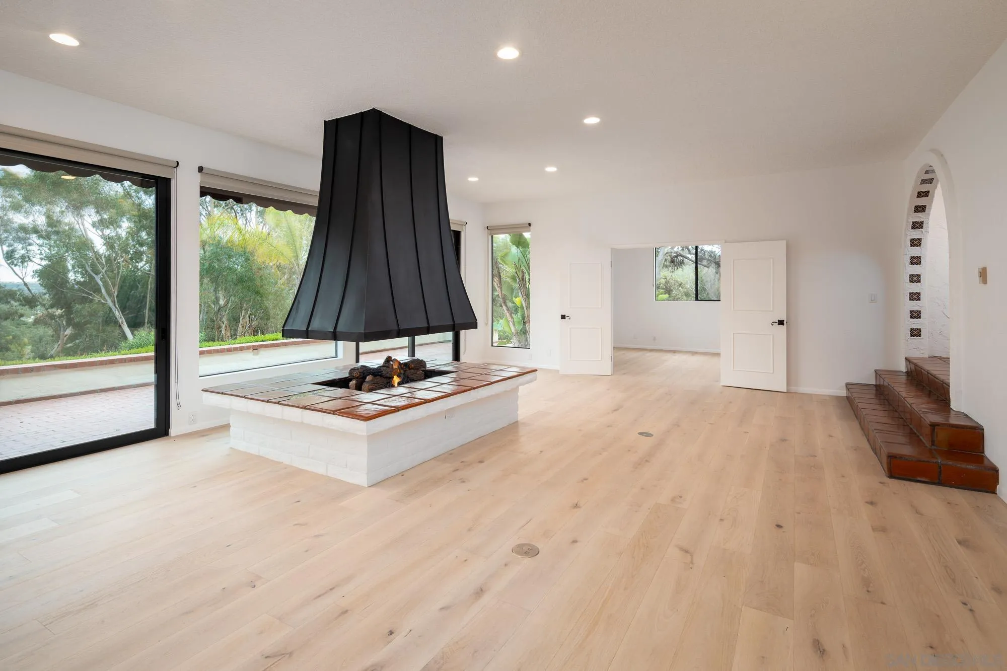 5406 Las Palomas