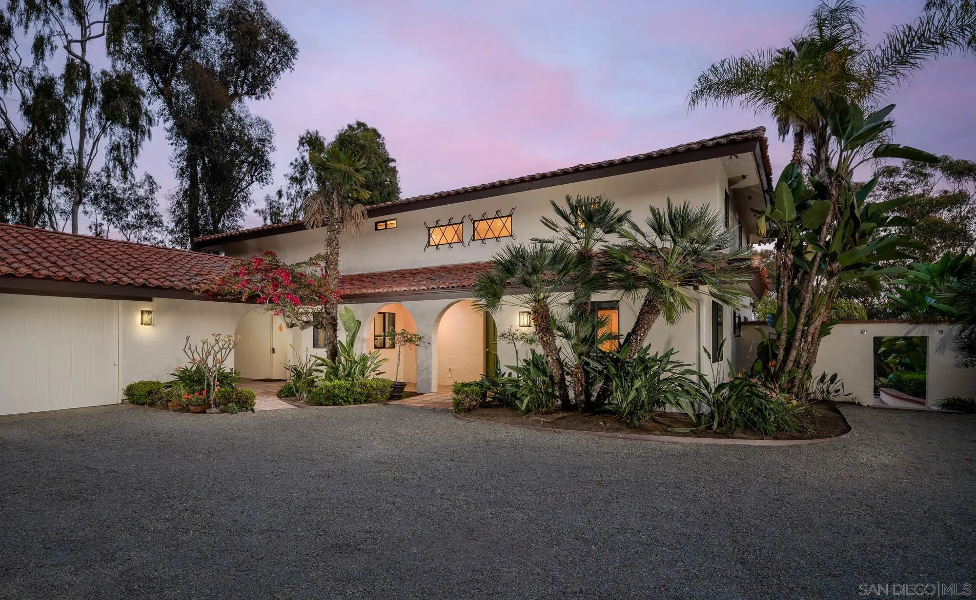 5406 Las Palomas