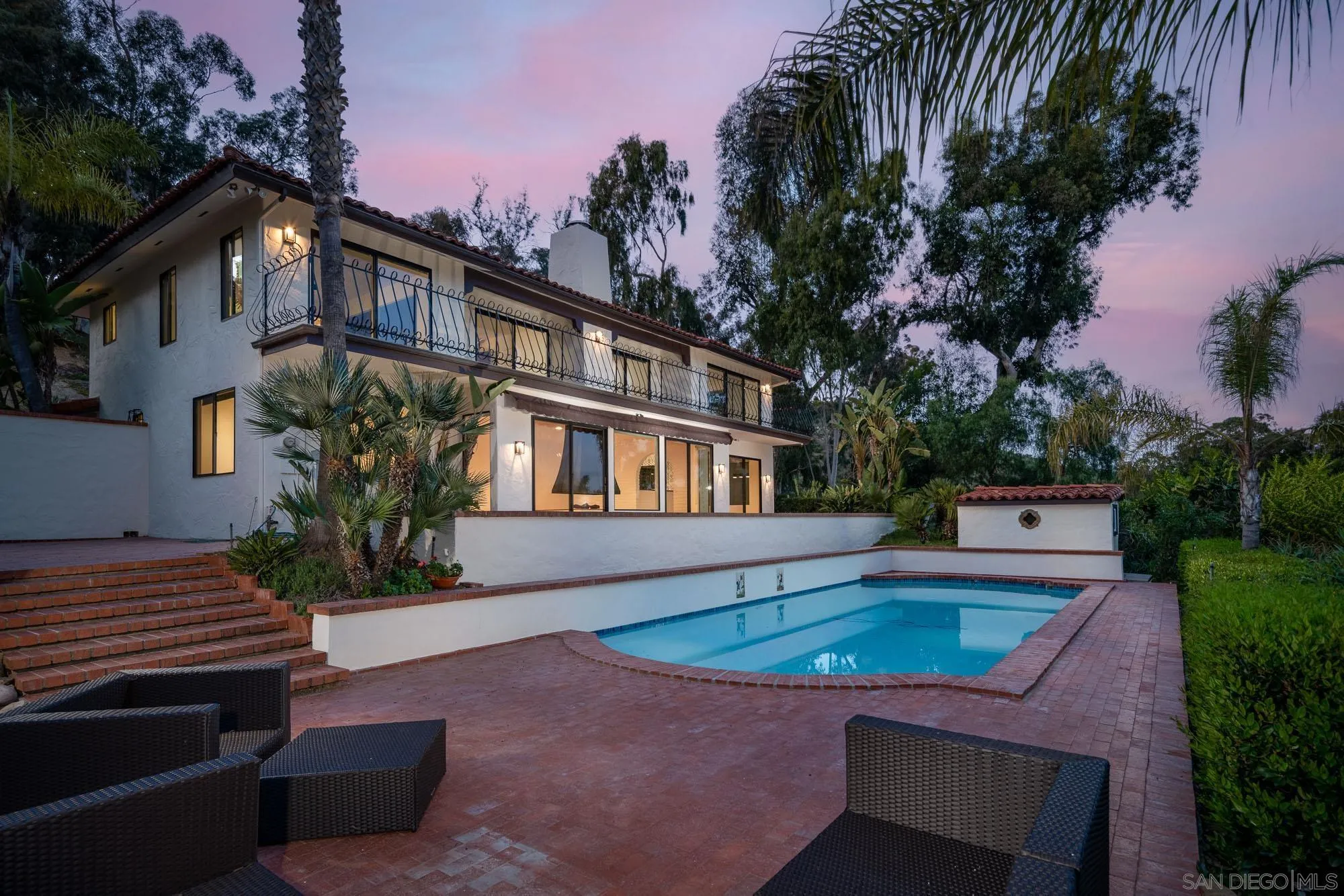 5406 Las Palomas