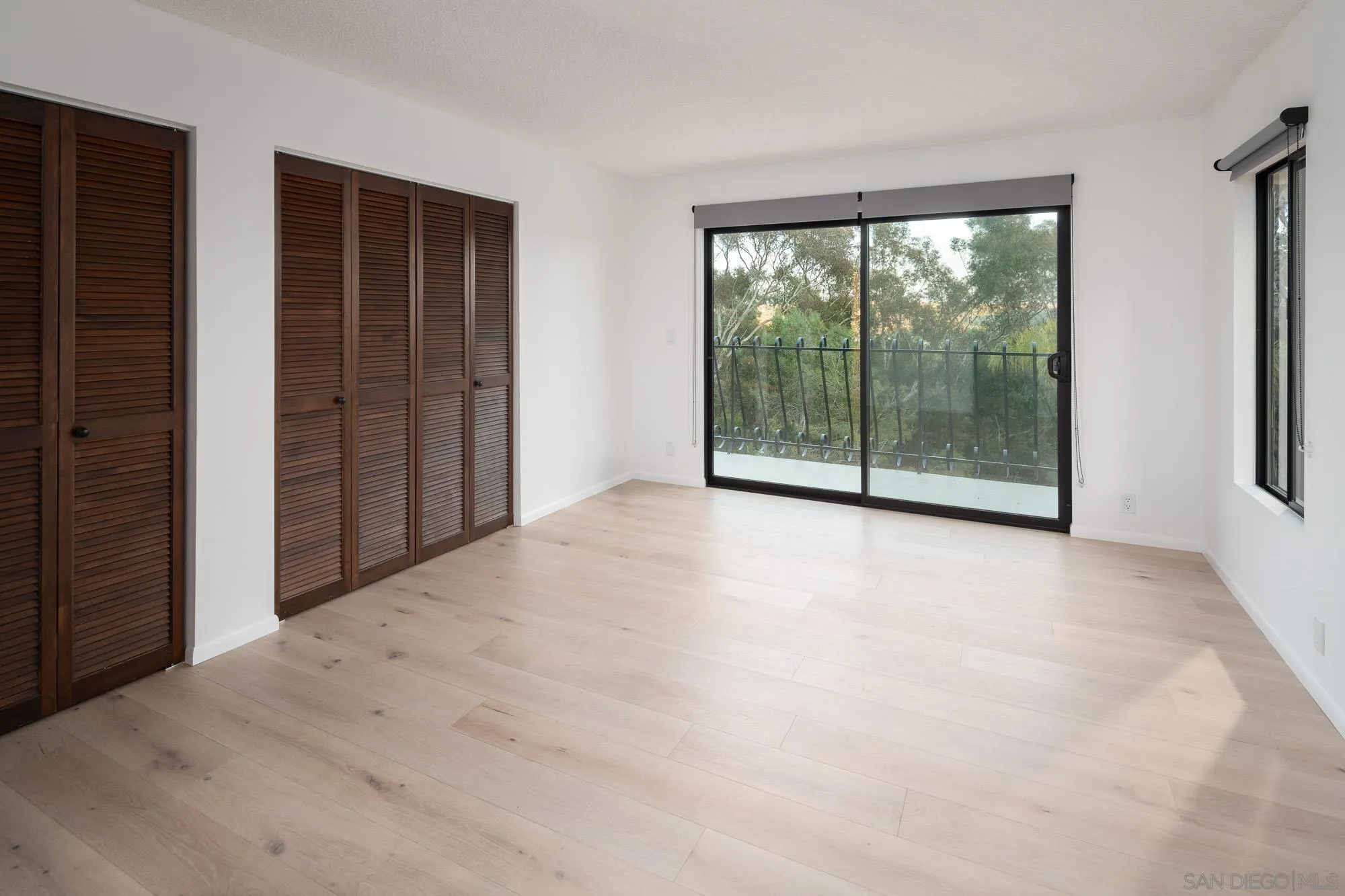 5406 Las Palomas