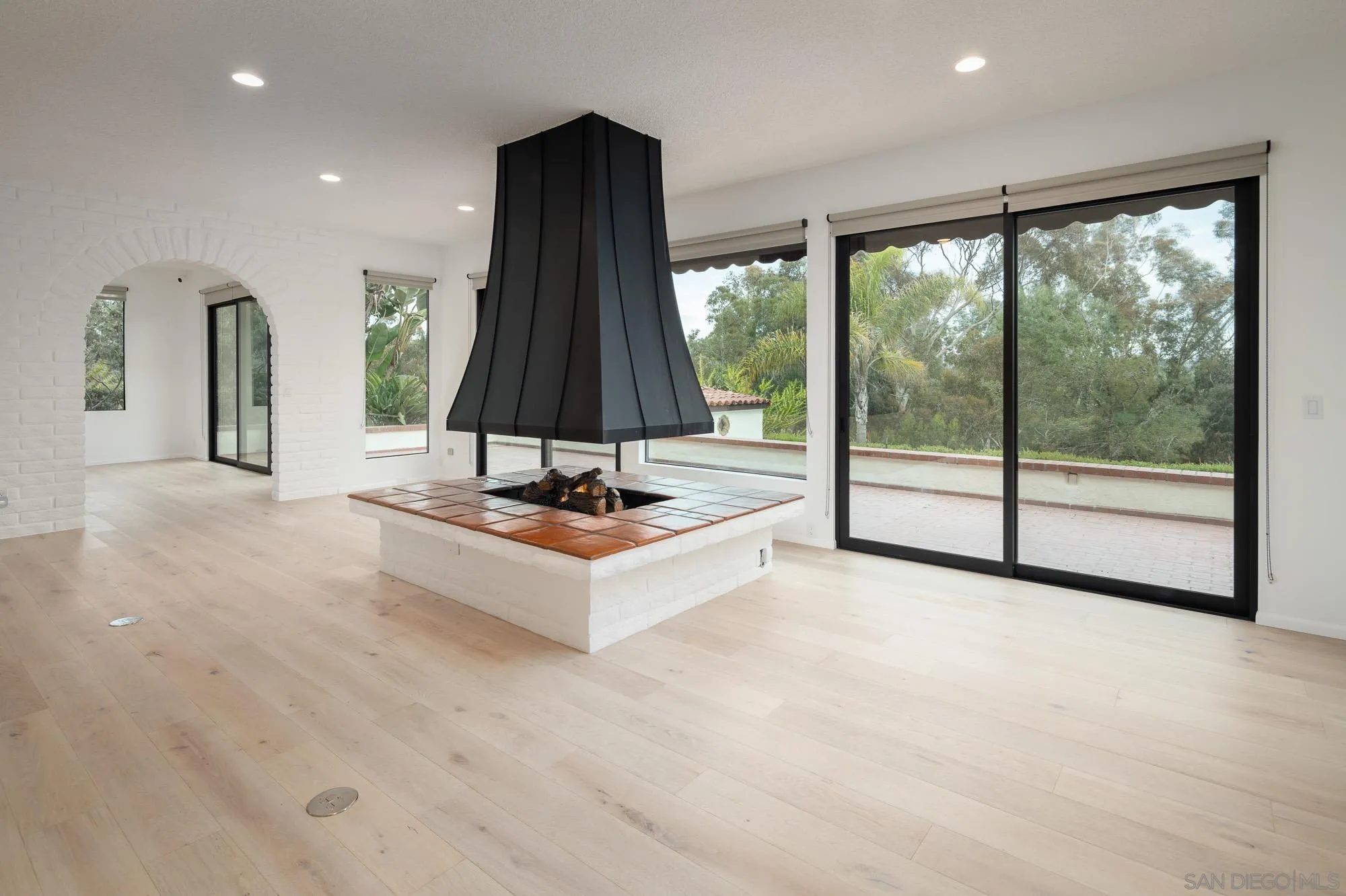 5406 Las Palomas