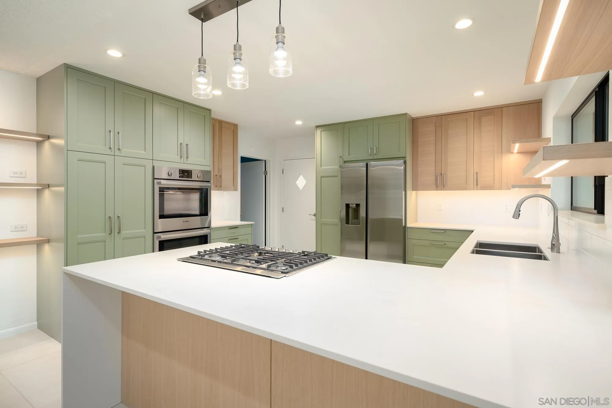 5406 Las Palomas