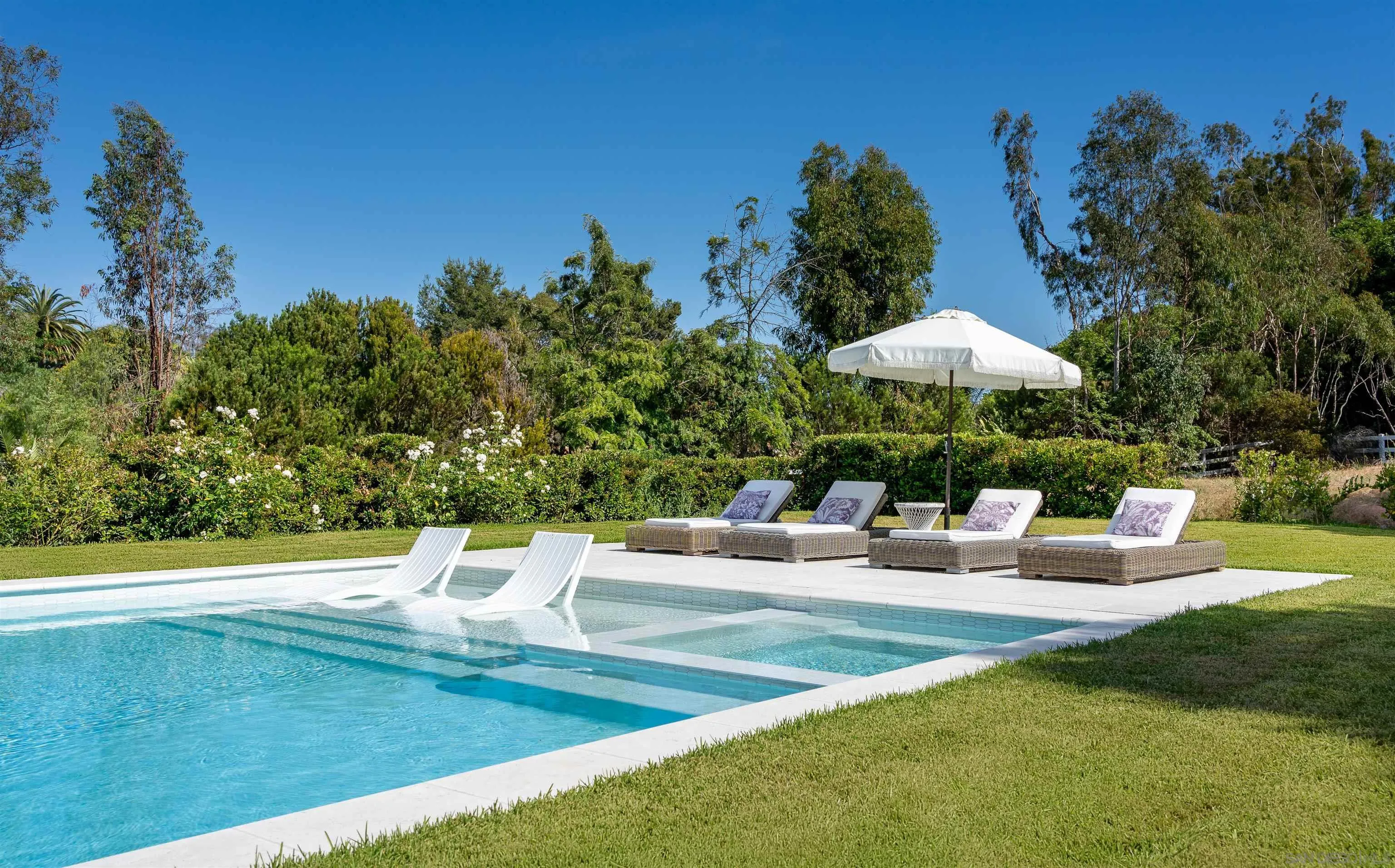 6631 Lago Lindo