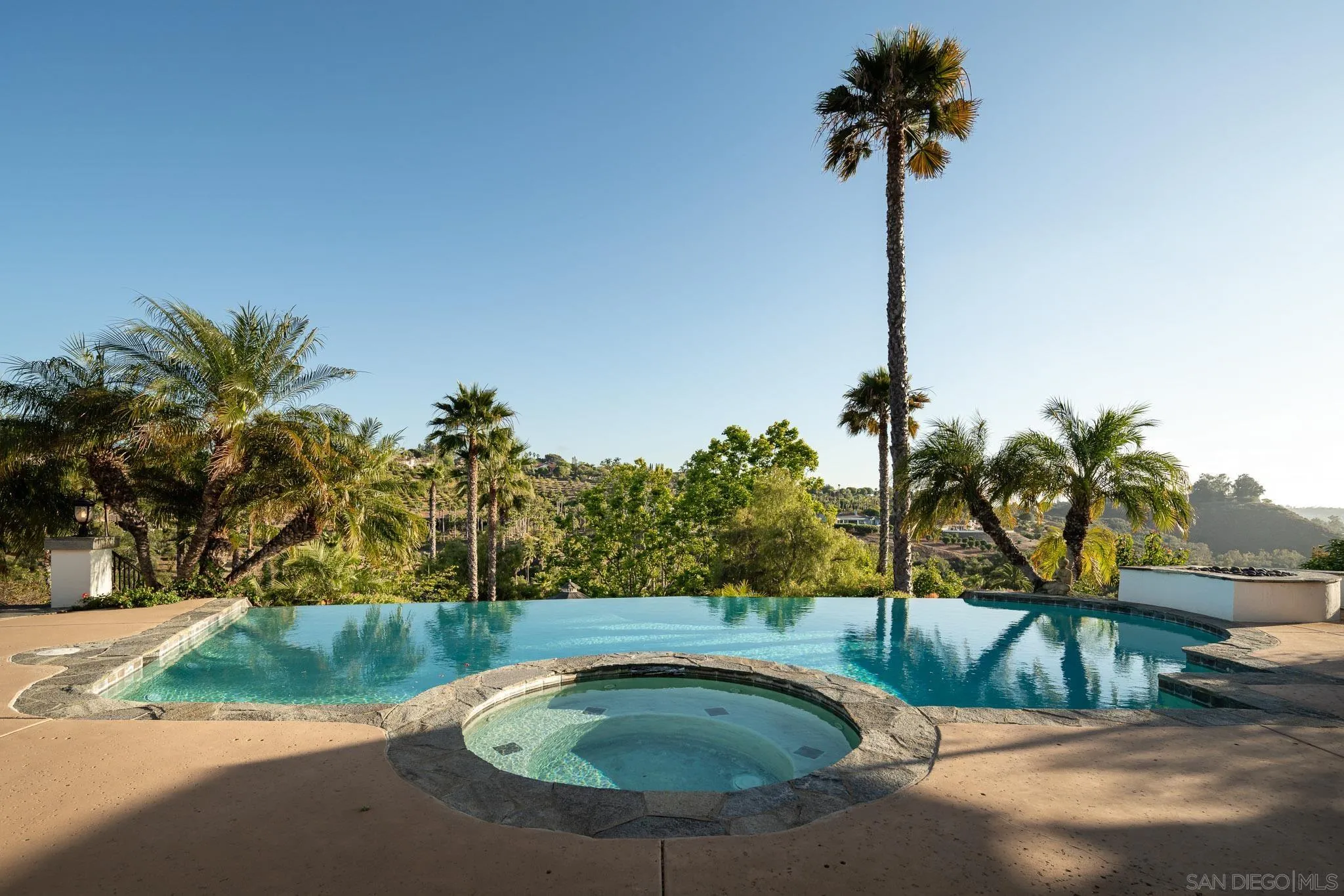 6171 Avenida Del Duque