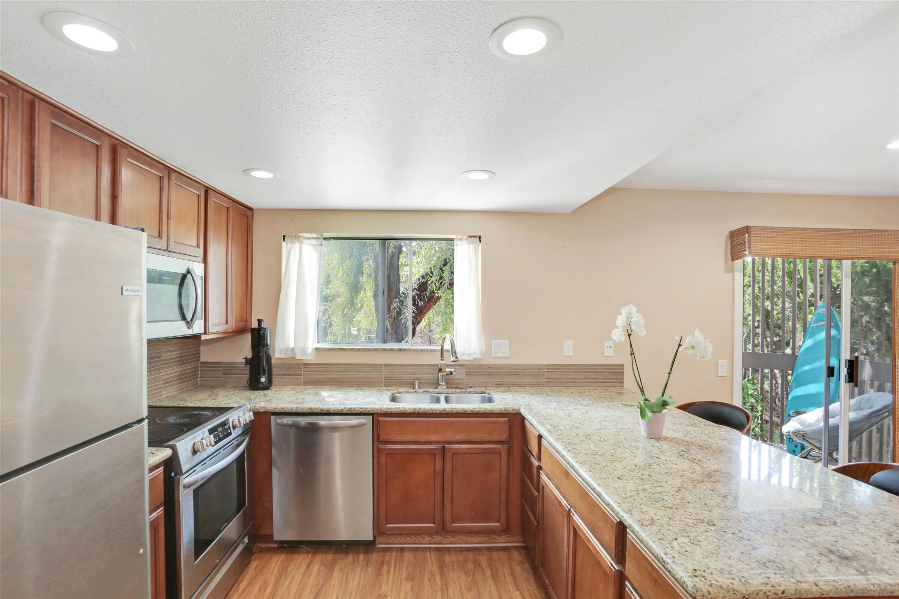 155 Rosebay Unit 37