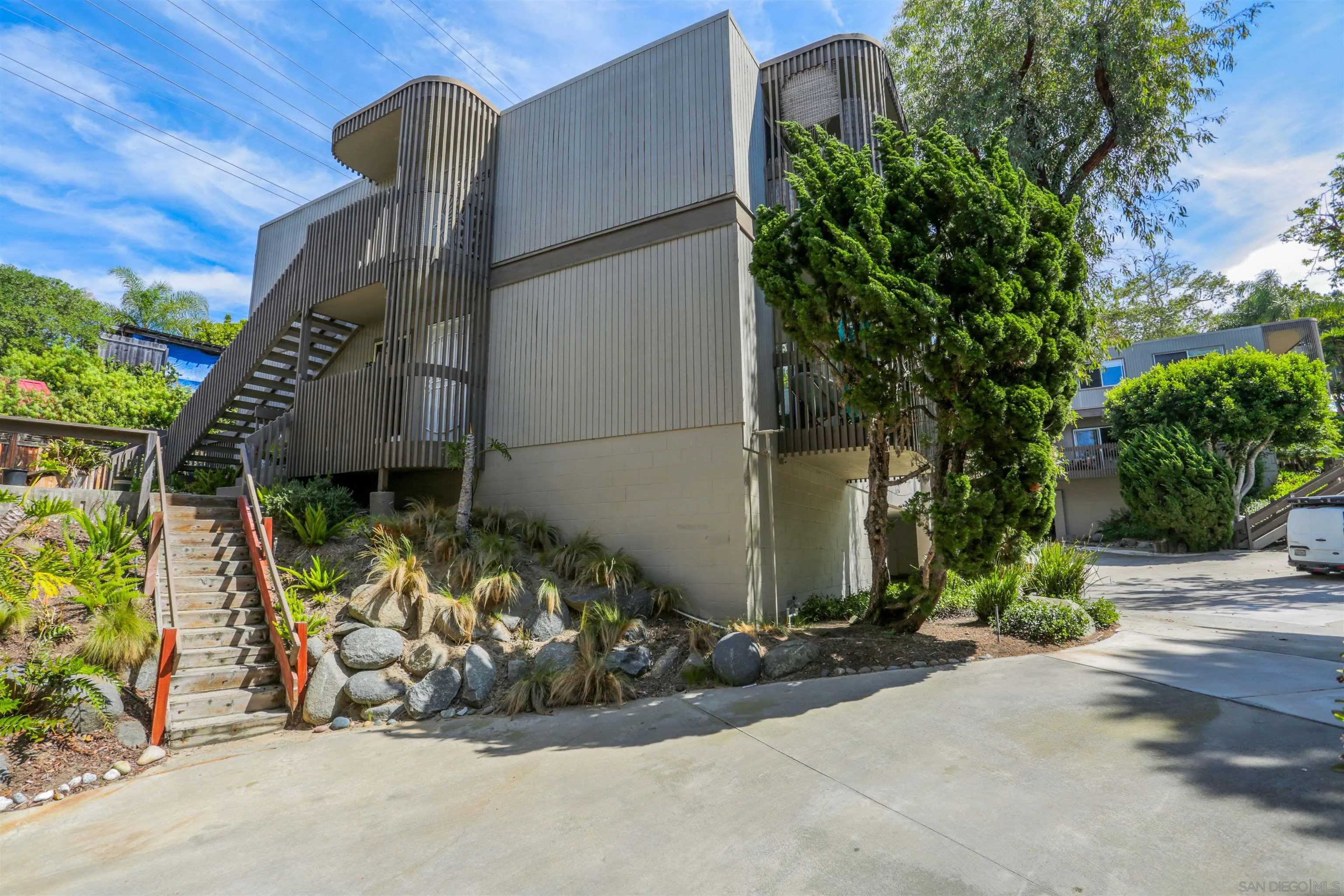 155 Rosebay Unit 37