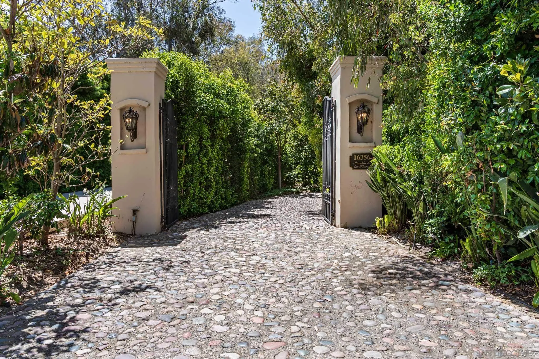 16356 Rambla De Las Flores