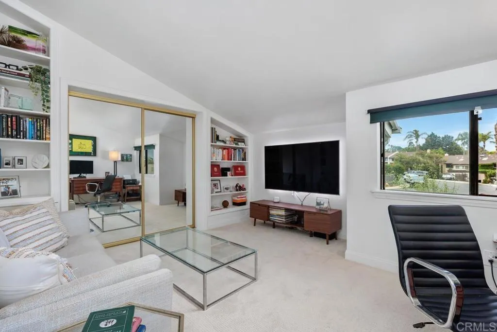 202 Calle De Sereno