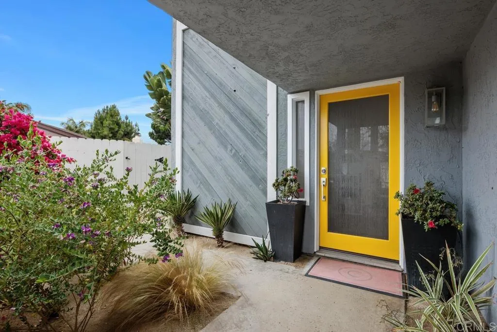 202 Calle De Sereno