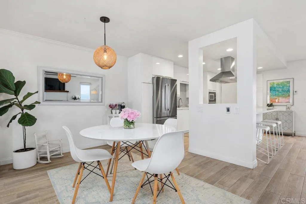 202 Calle De Sereno