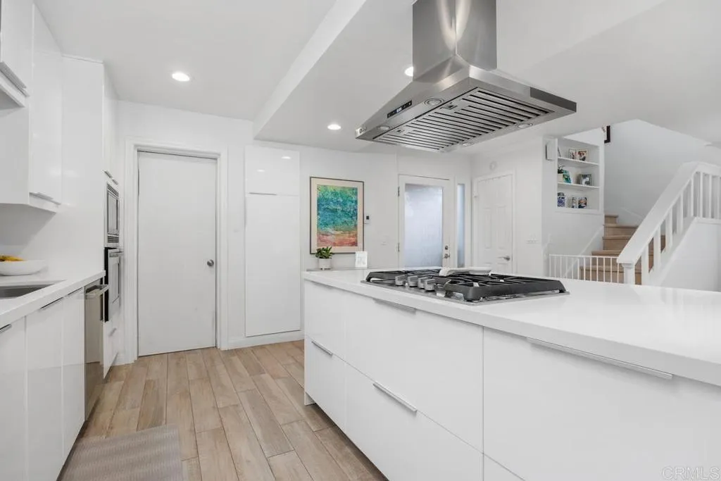 202 Calle De Sereno