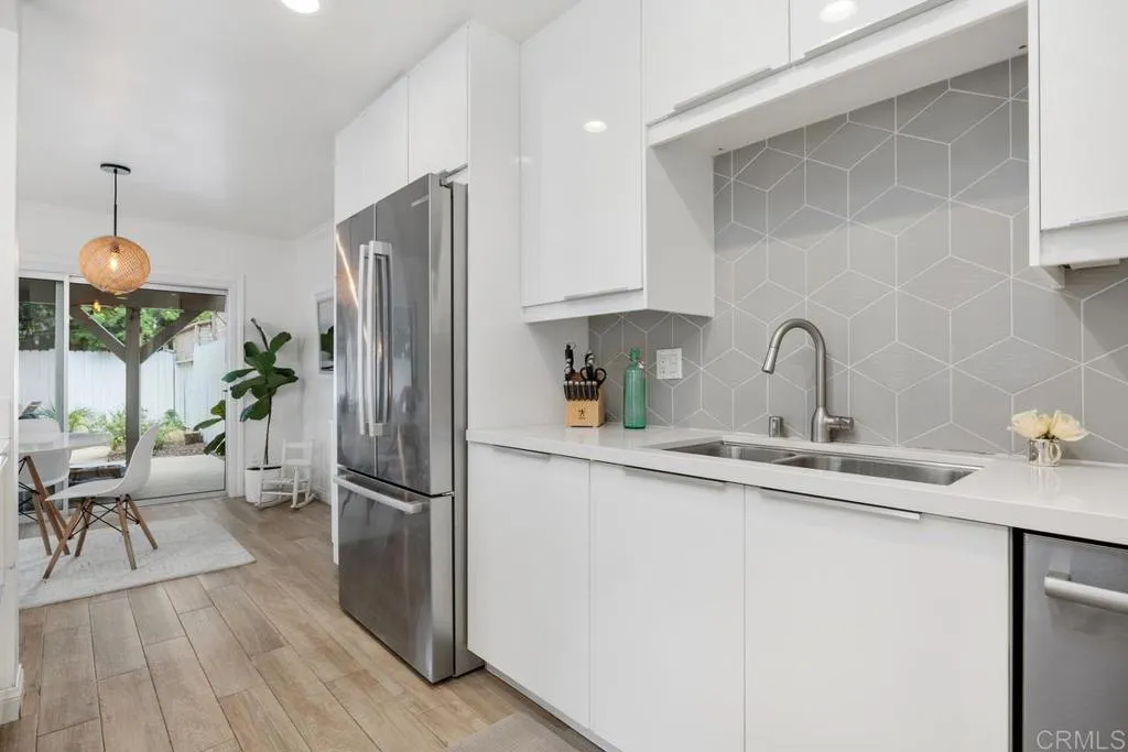 202 Calle De Sereno