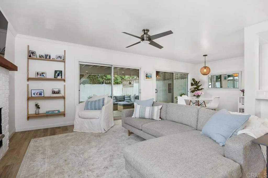 202 Calle De Sereno