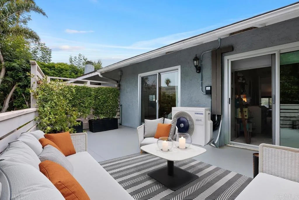 202 Calle De Sereno