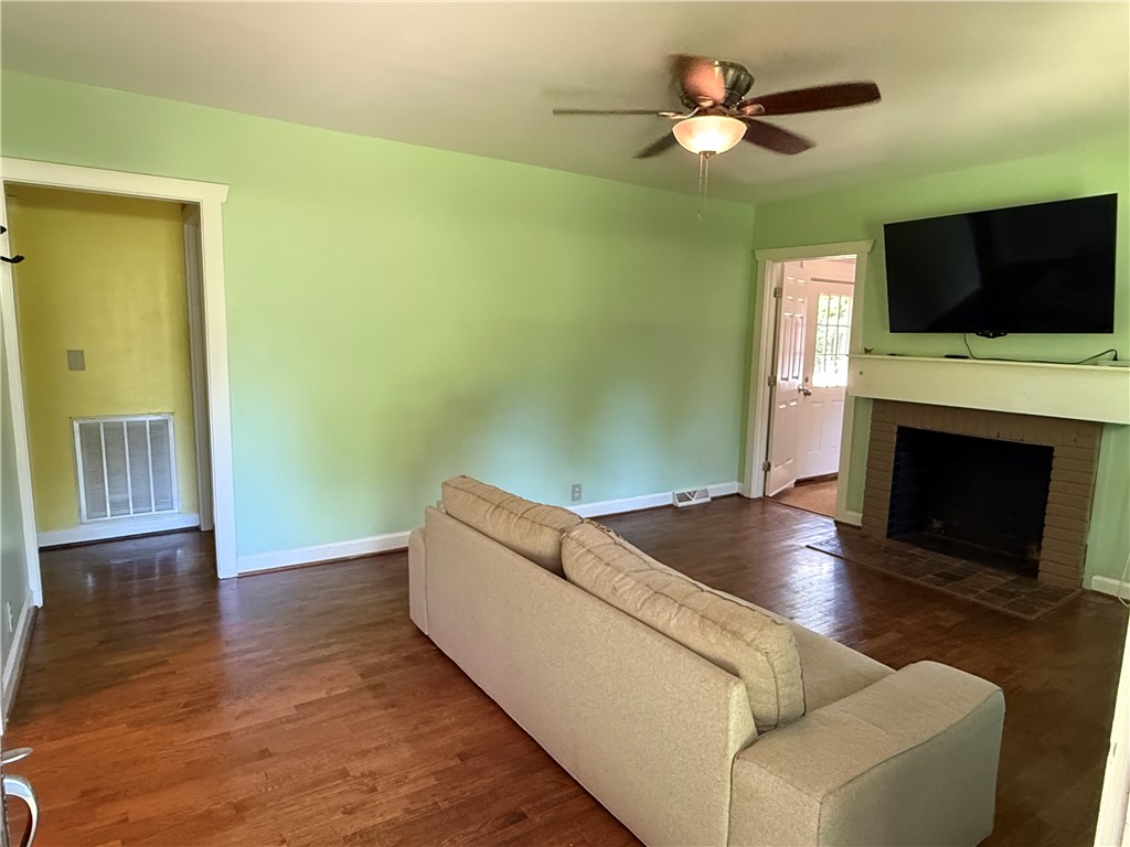 106 Evans Place