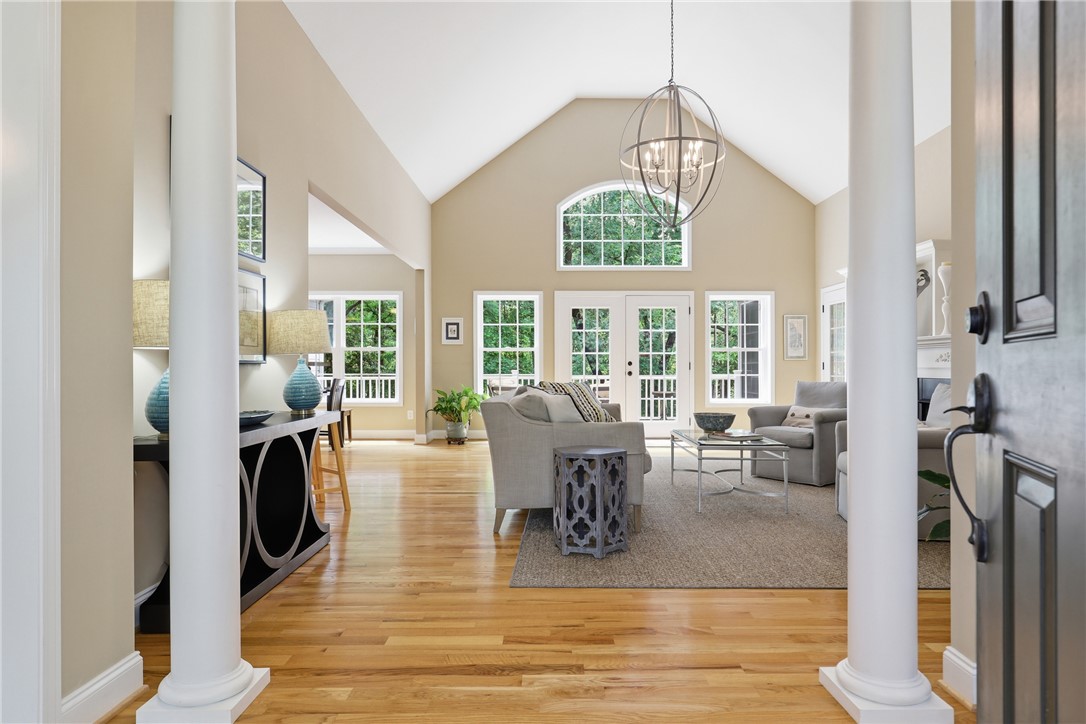 6 Westwind Court