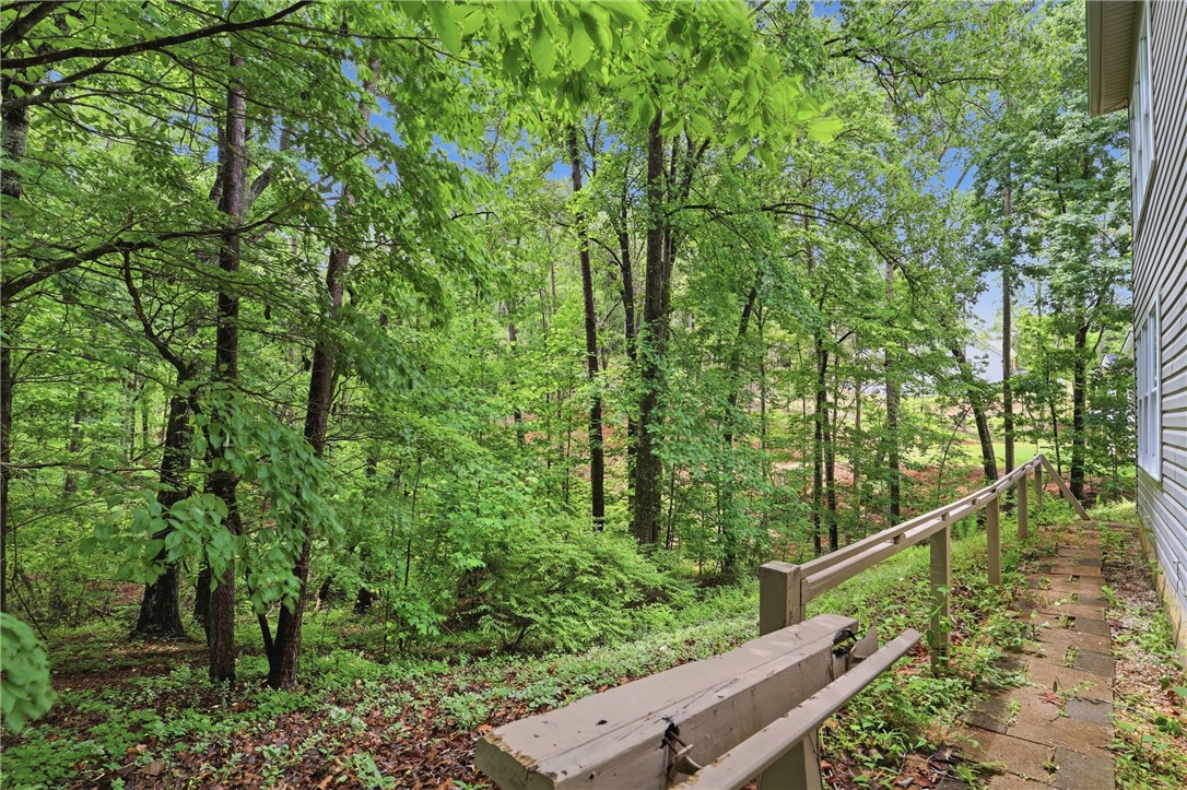 6 Westwind Court
